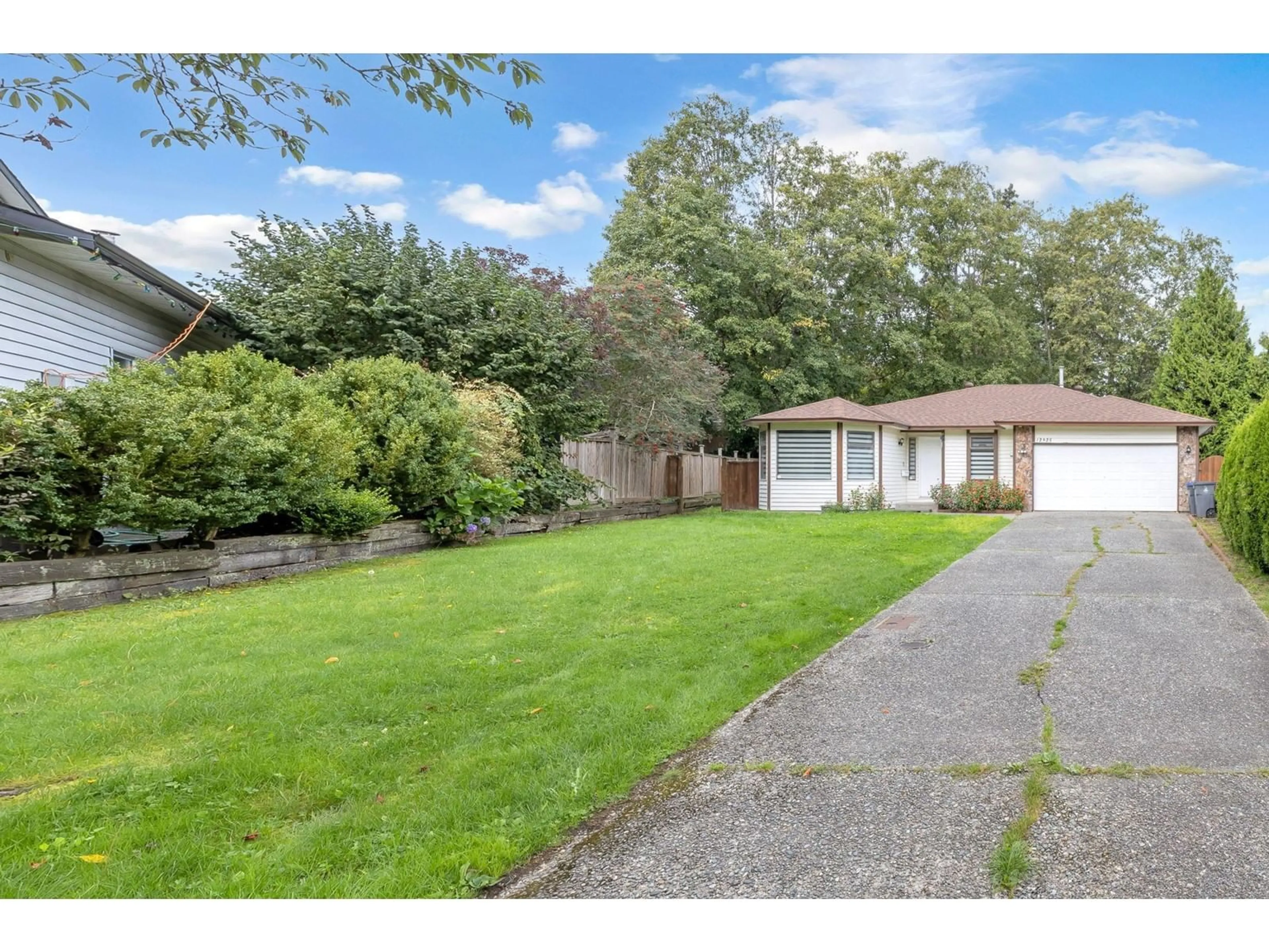A pic from outside/outdoor area/front of a property/back of a property/a pic from drone, street for 12925 65, Surrey British Columbia V3W9H4