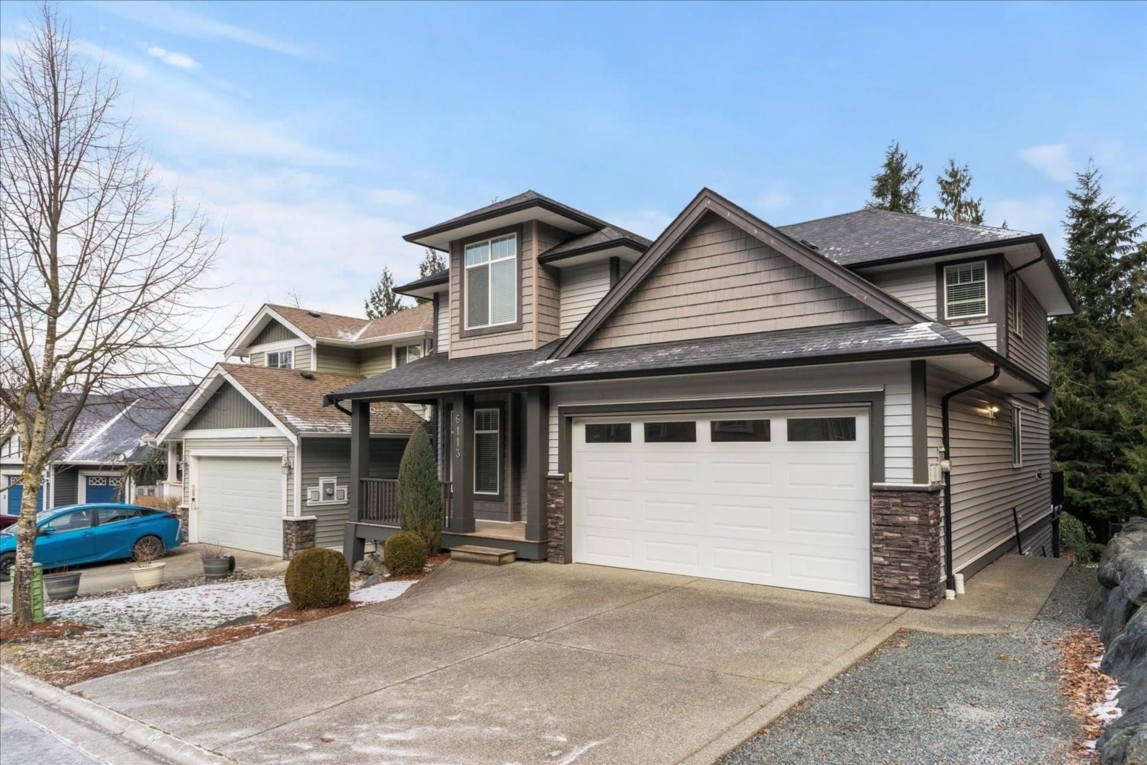 Home with vinyl exterior material, street for 6113 REXFORD DRIVE|Promontory, Chilliwack British Columbia V2R0L3