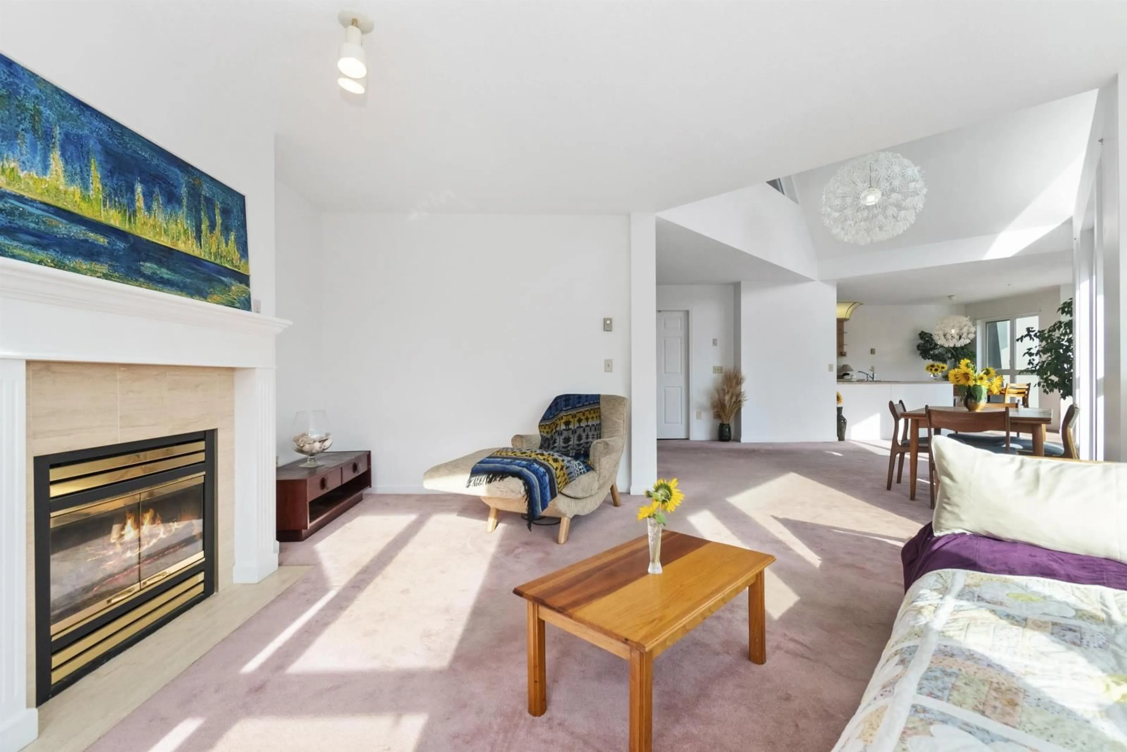 Living room with furniture, unknown for 317 - 378 ESPLANADE AVENUE, Harrison Hot Springs British Columbia V0M1K0