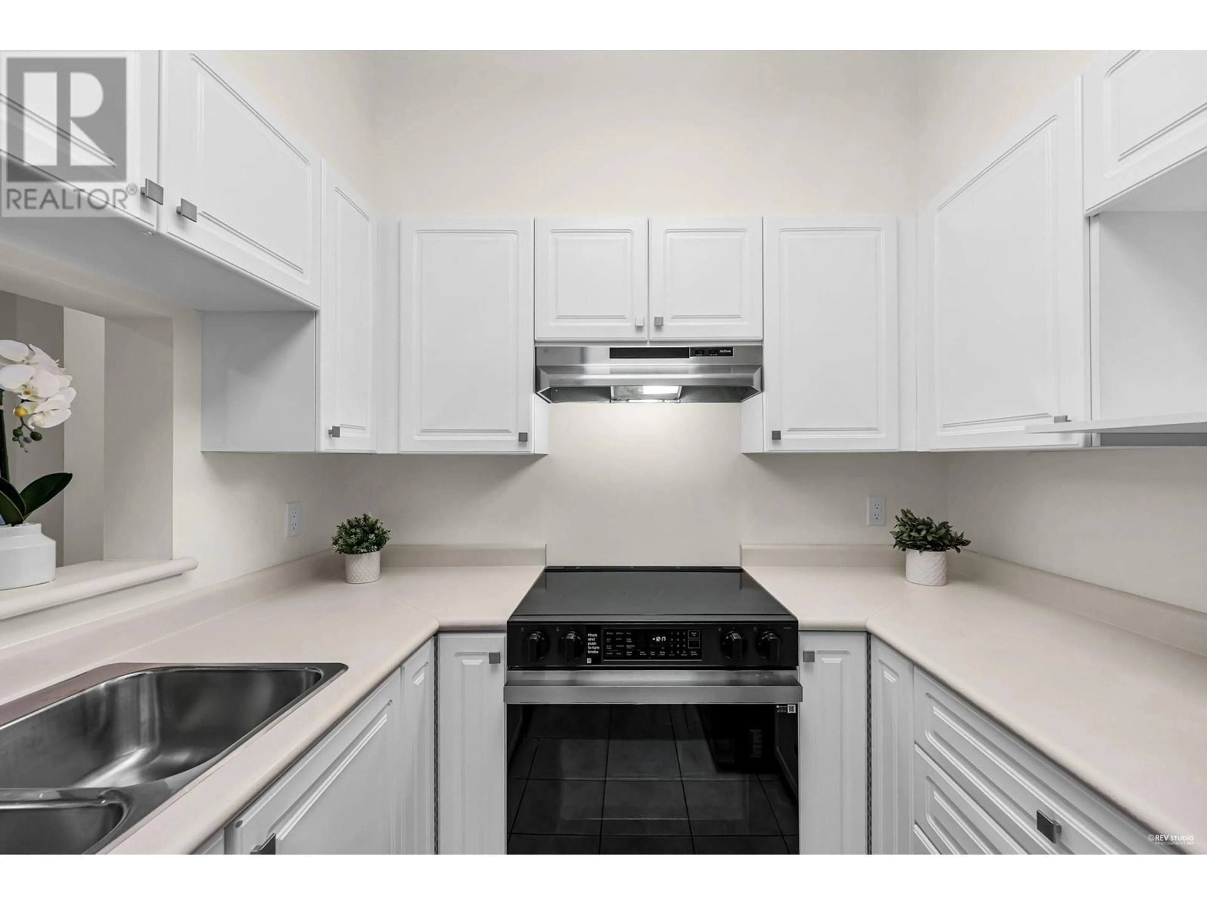 Standard kitchen, unknown for 405 2105 W 42ND AVENUE, Vancouver British Columbia V6M2B7