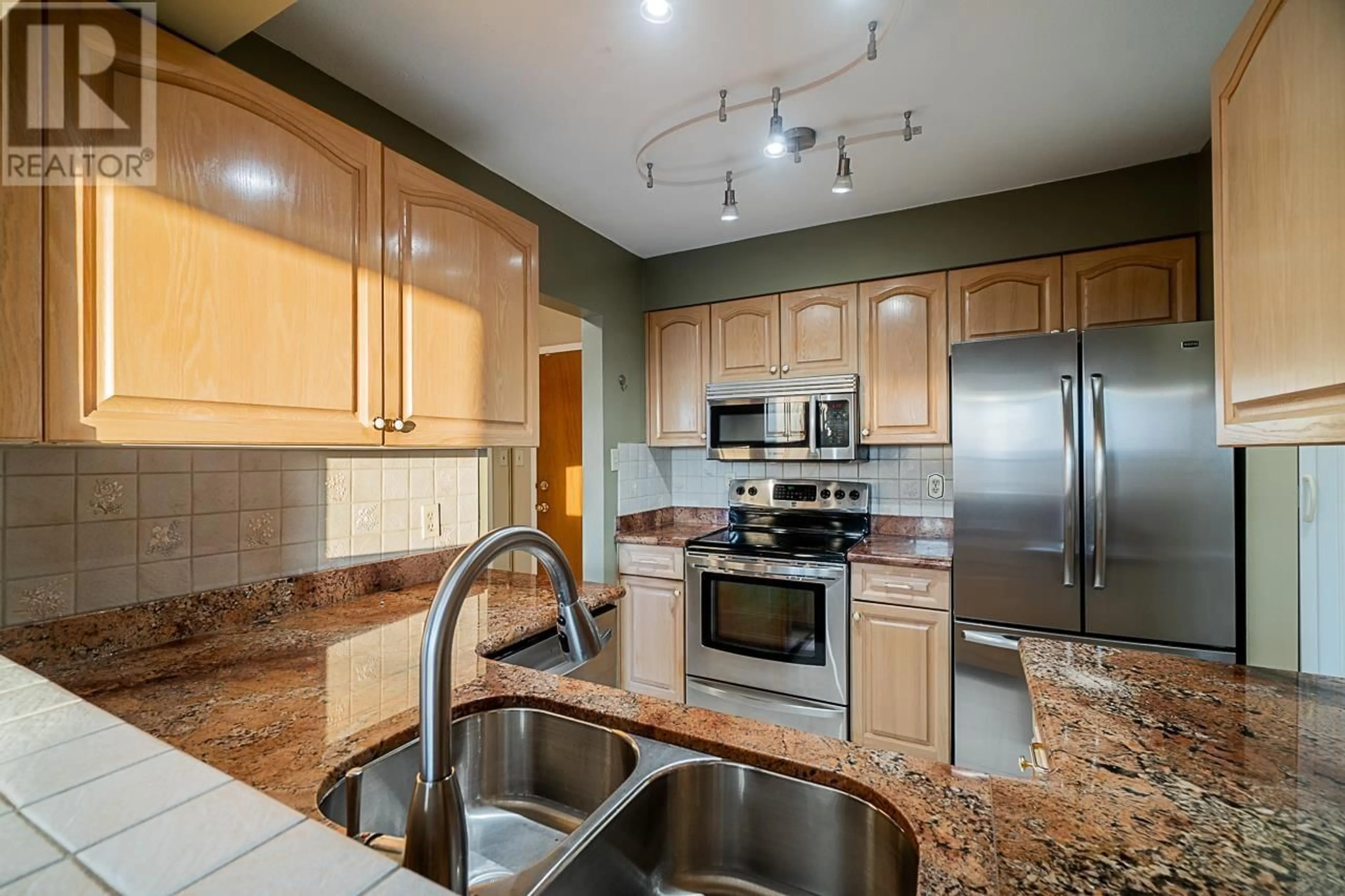 Open concept kitchen, unknown for 2504 - 4353 HALIFAX STREET, Burnaby British Columbia V5C5Z4