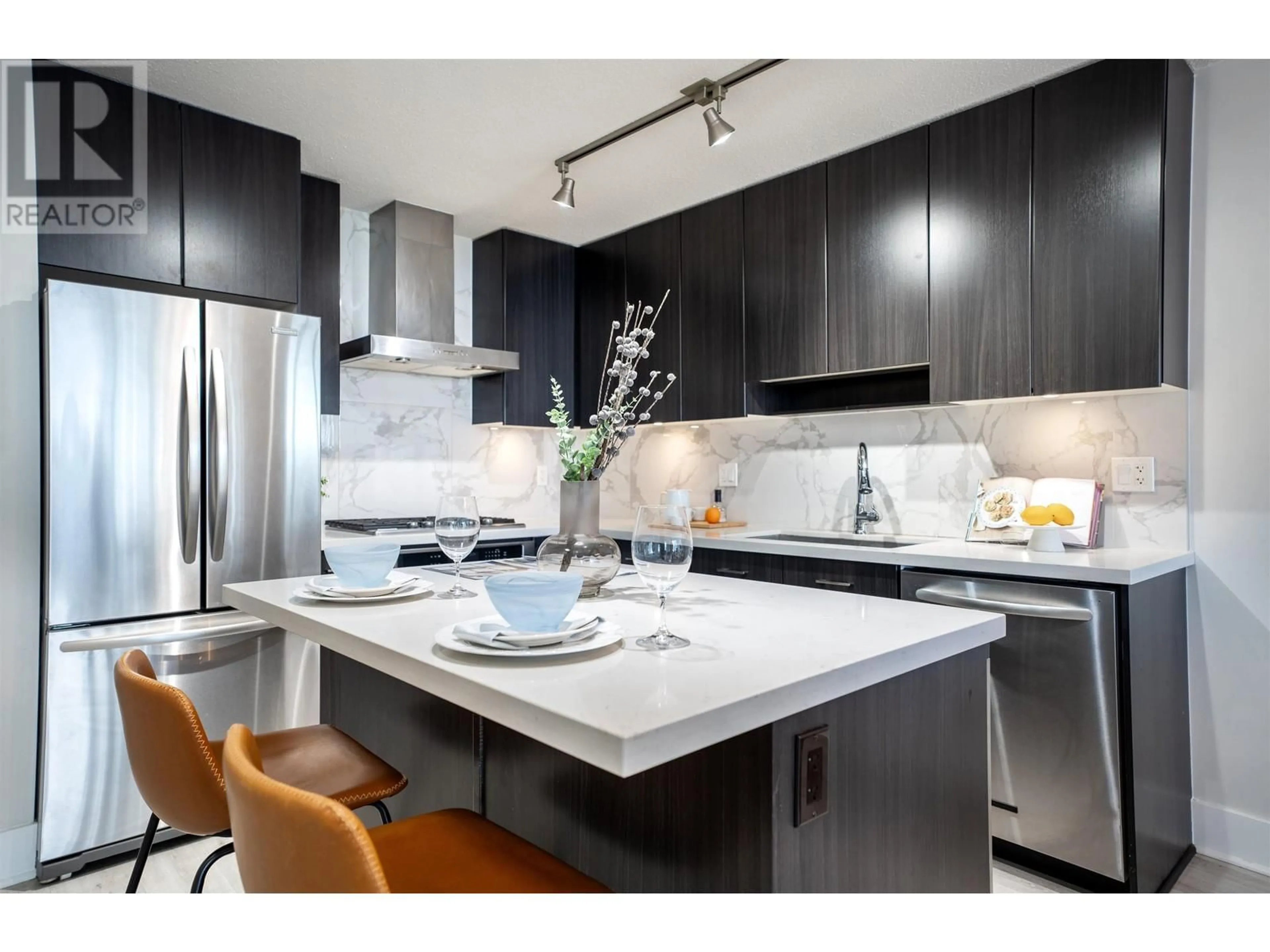 Contemporary kitchen, unknown for 3105 4189 HALIFAX STREET, Burnaby British Columbia V5C0H9