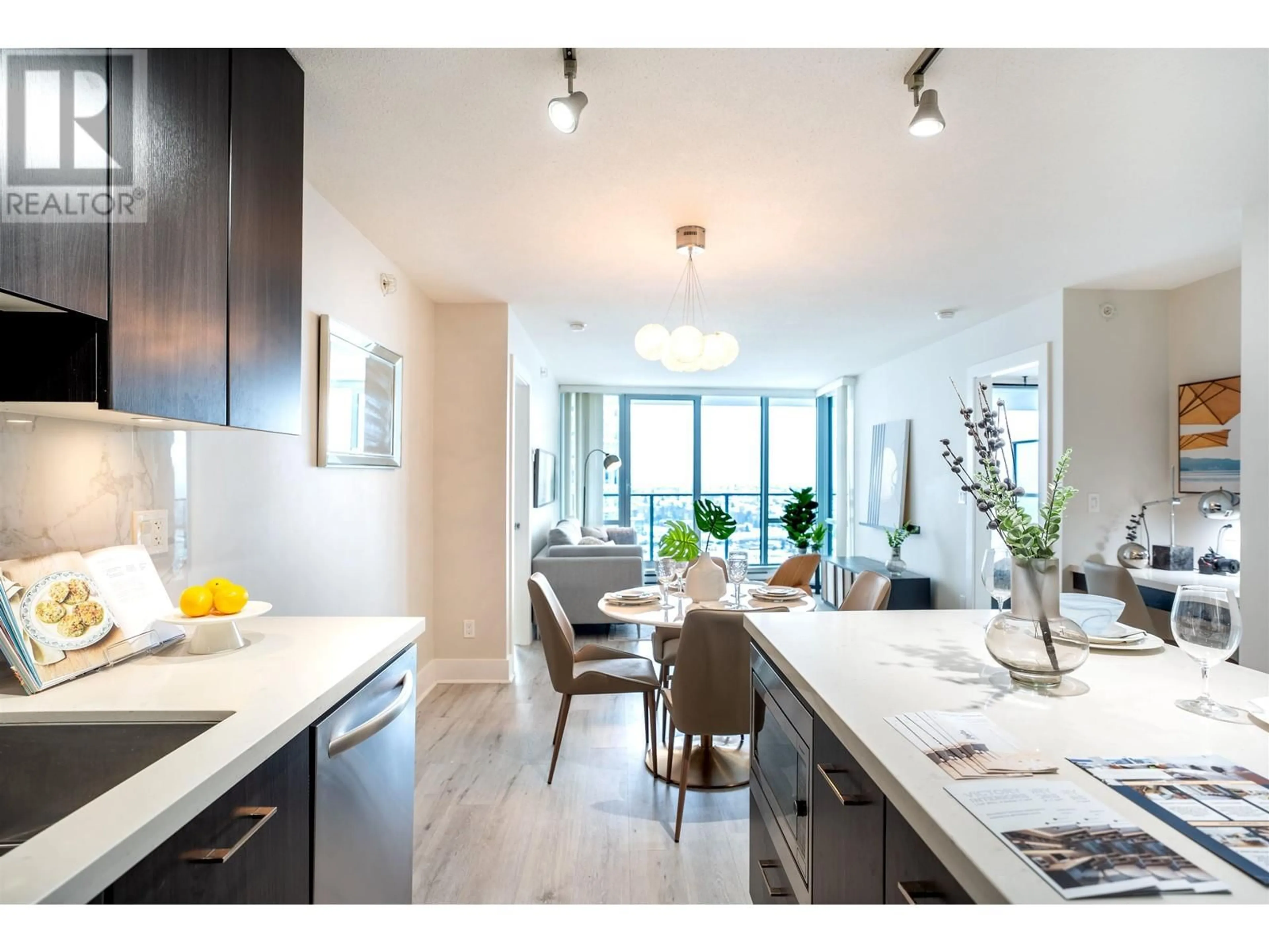 Open concept kitchen, unknown for 3105 4189 HALIFAX STREET, Burnaby British Columbia V5C0H9