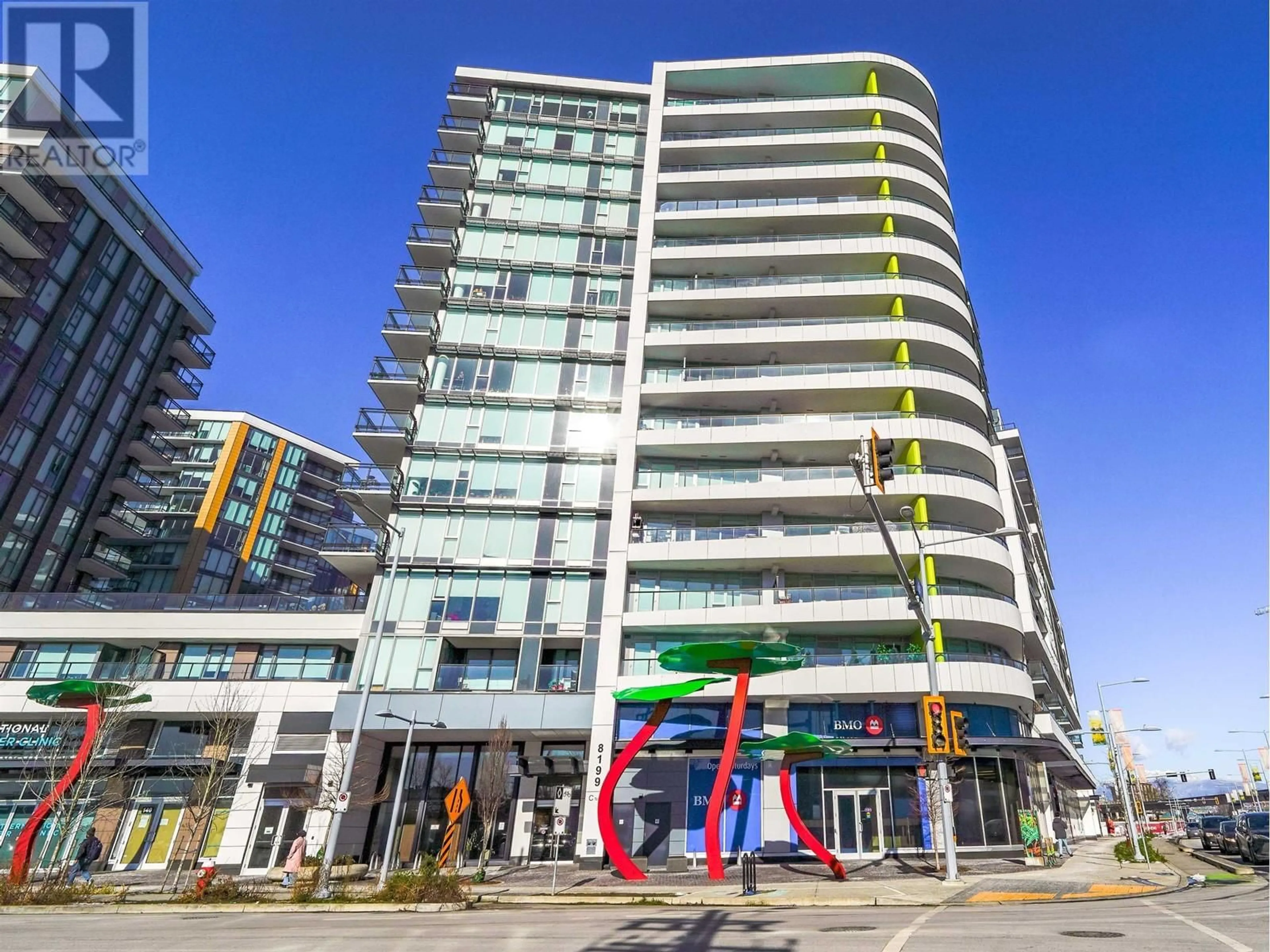 Indoor foyer for 903 8199 CAPSTAN WAY, Richmond British Columbia V6X0V1