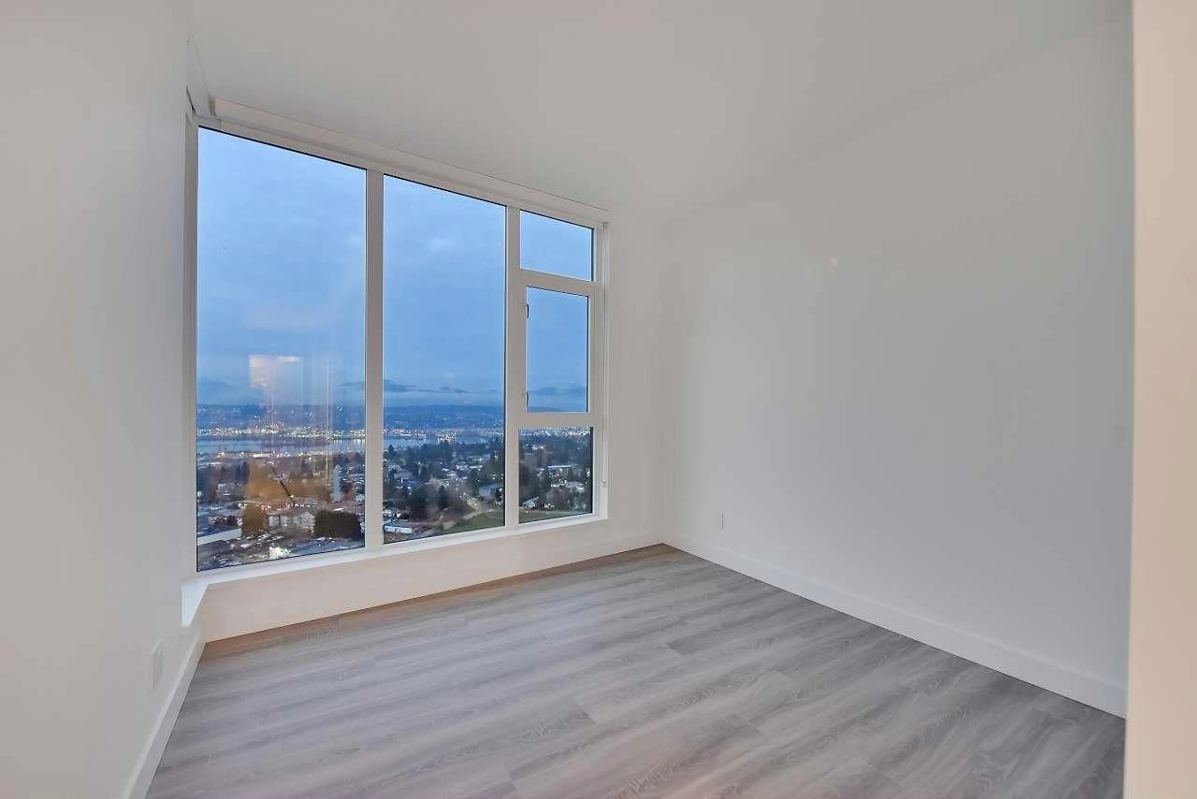 A pic of a room for 3308 - 10750 135A, Surrey British Columbia V3T2X6