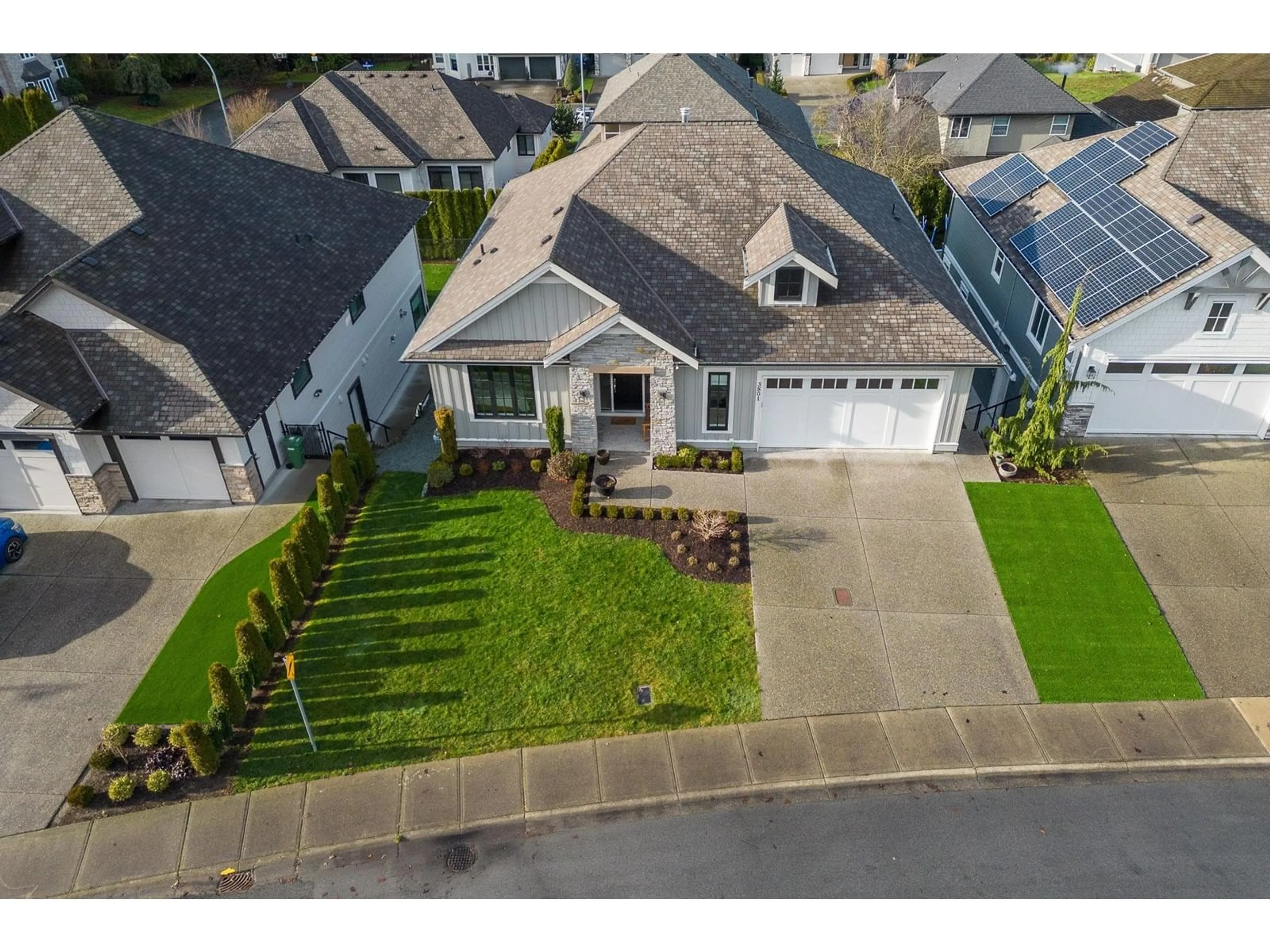 A pic from outside/outdoor area/front of a property/back of a property/a pic from drone, street for 3801 LATIMER STREET, Abbotsford British Columbia V2S7L5