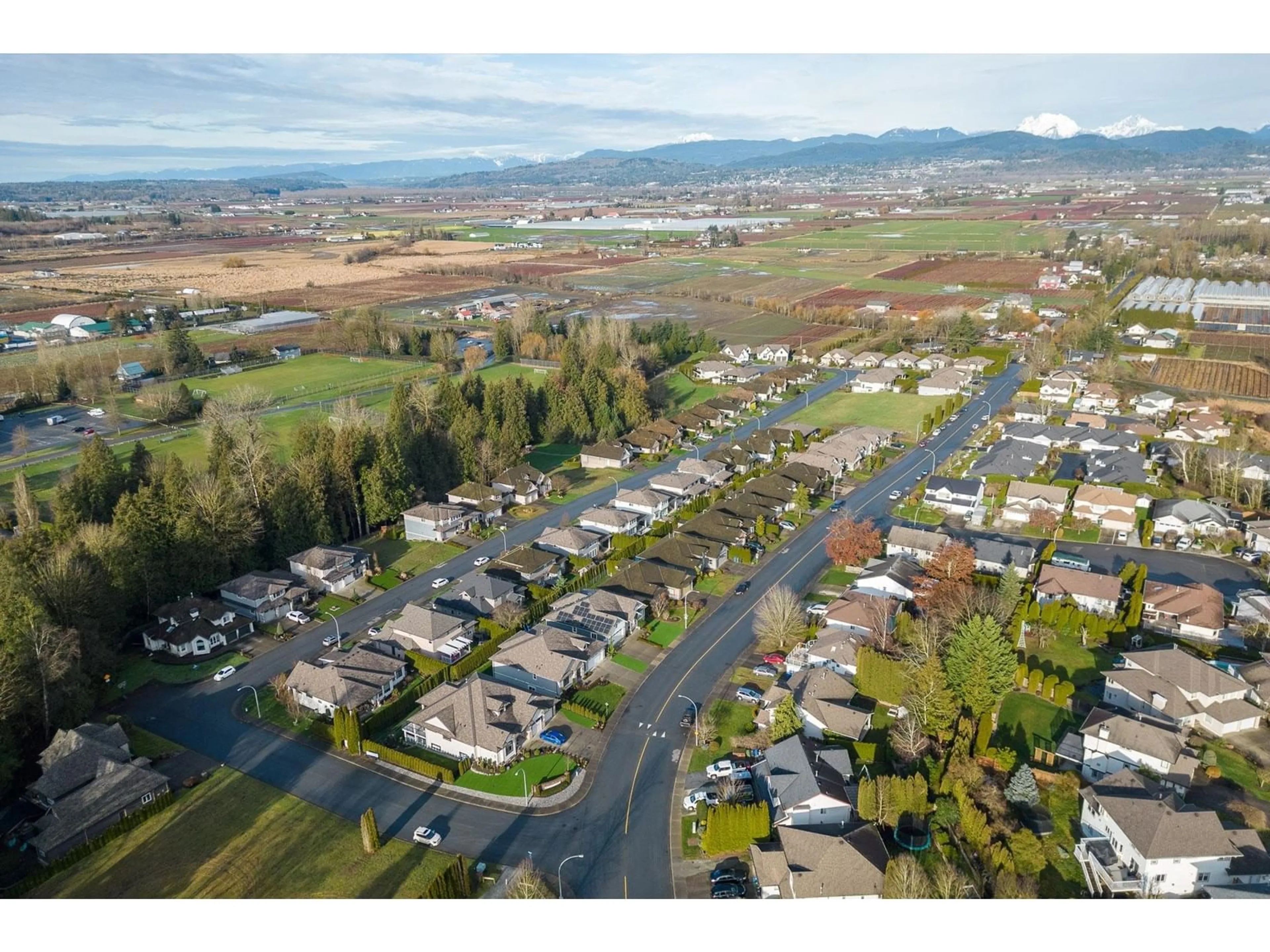 A pic from outside/outdoor area/front of a property/back of a property/a pic from drone, mountain view for 3801 LATIMER STREET, Abbotsford British Columbia V2S7L5