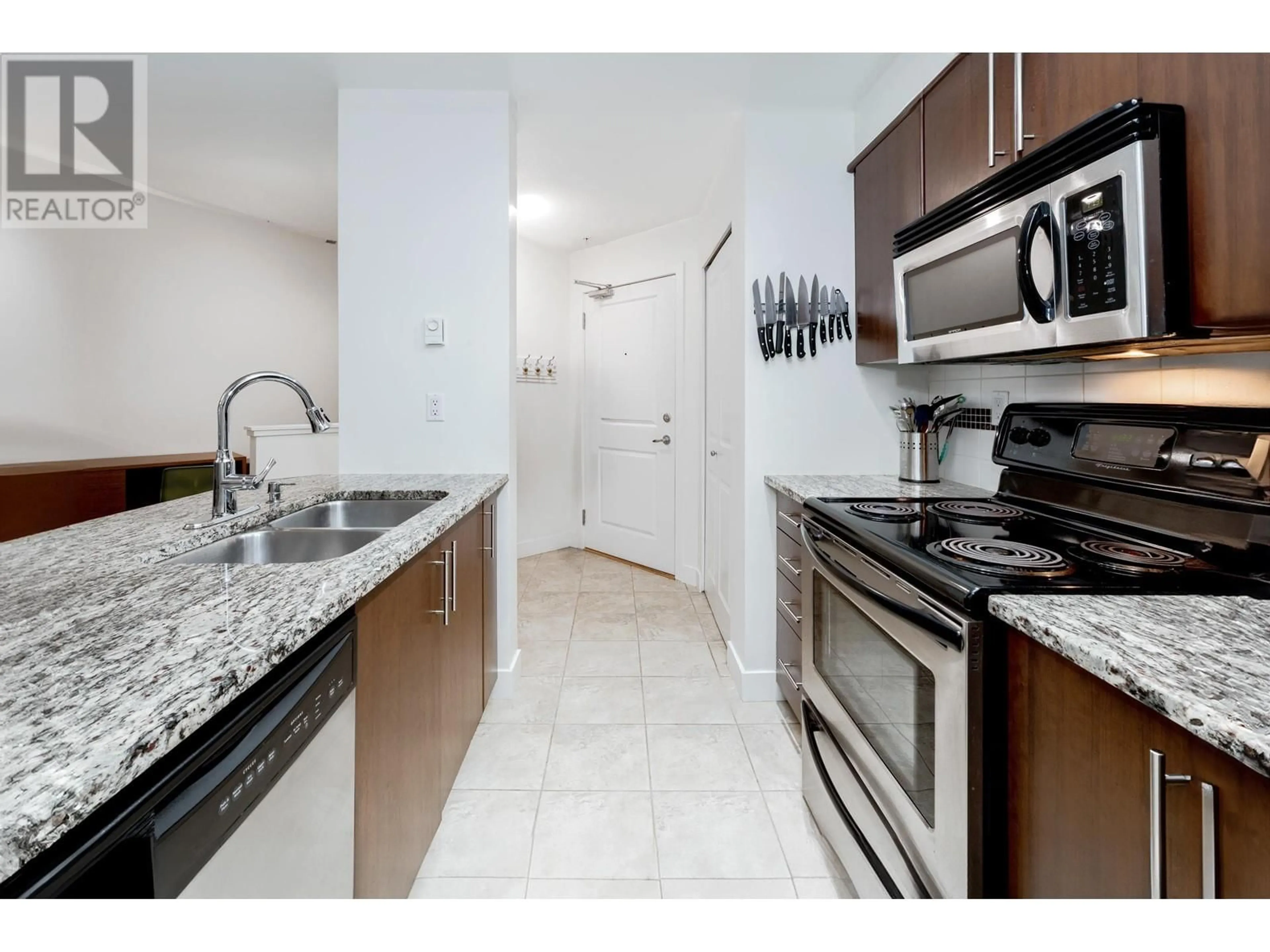 Standard kitchen, unknown for 102 12248 224 STREET, Maple Ridge British Columbia V2X8W6