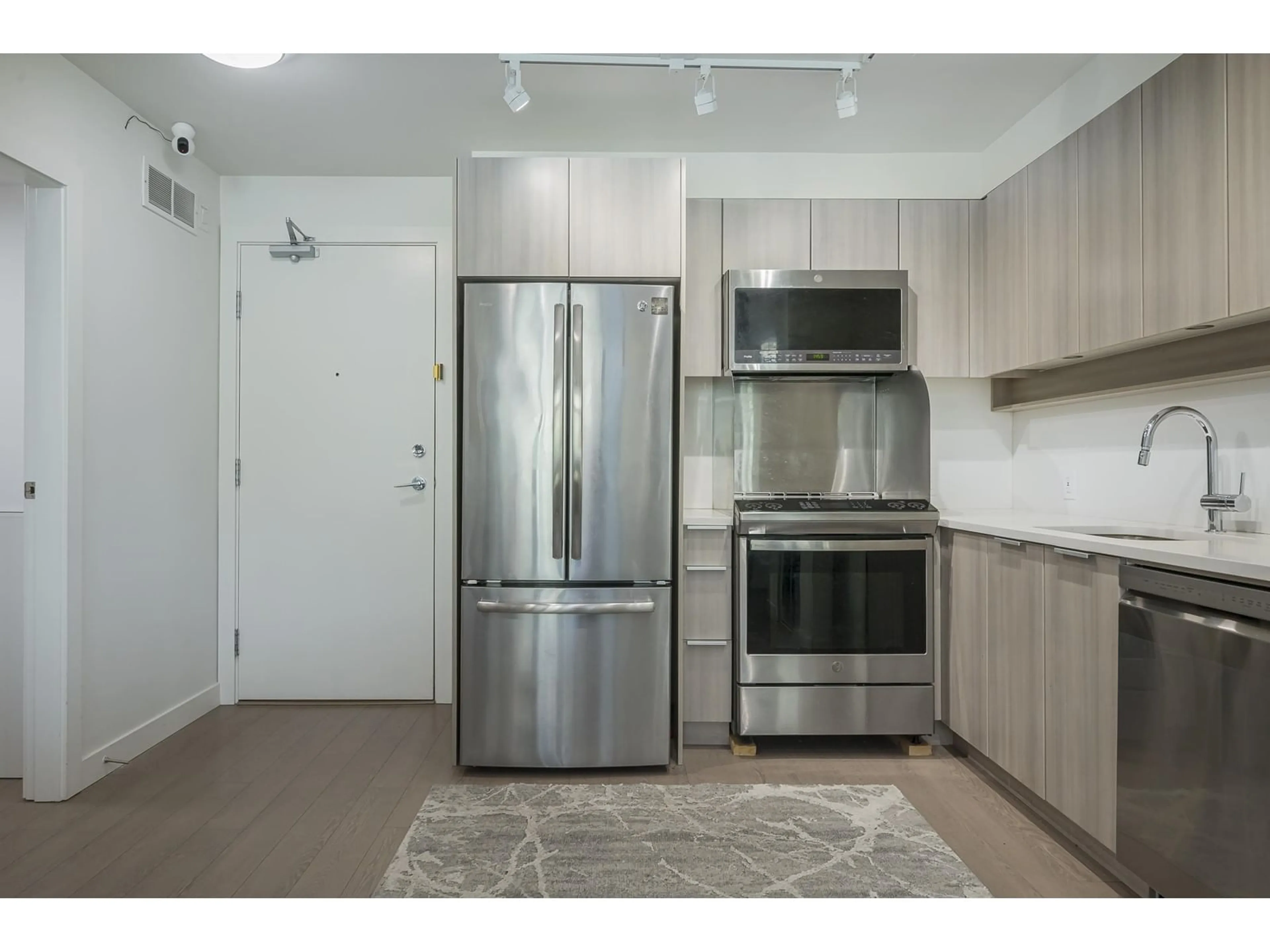 Standard kitchen, unknown for 315 - 13308 CENTRAL, Surrey British Columbia V3T0M4