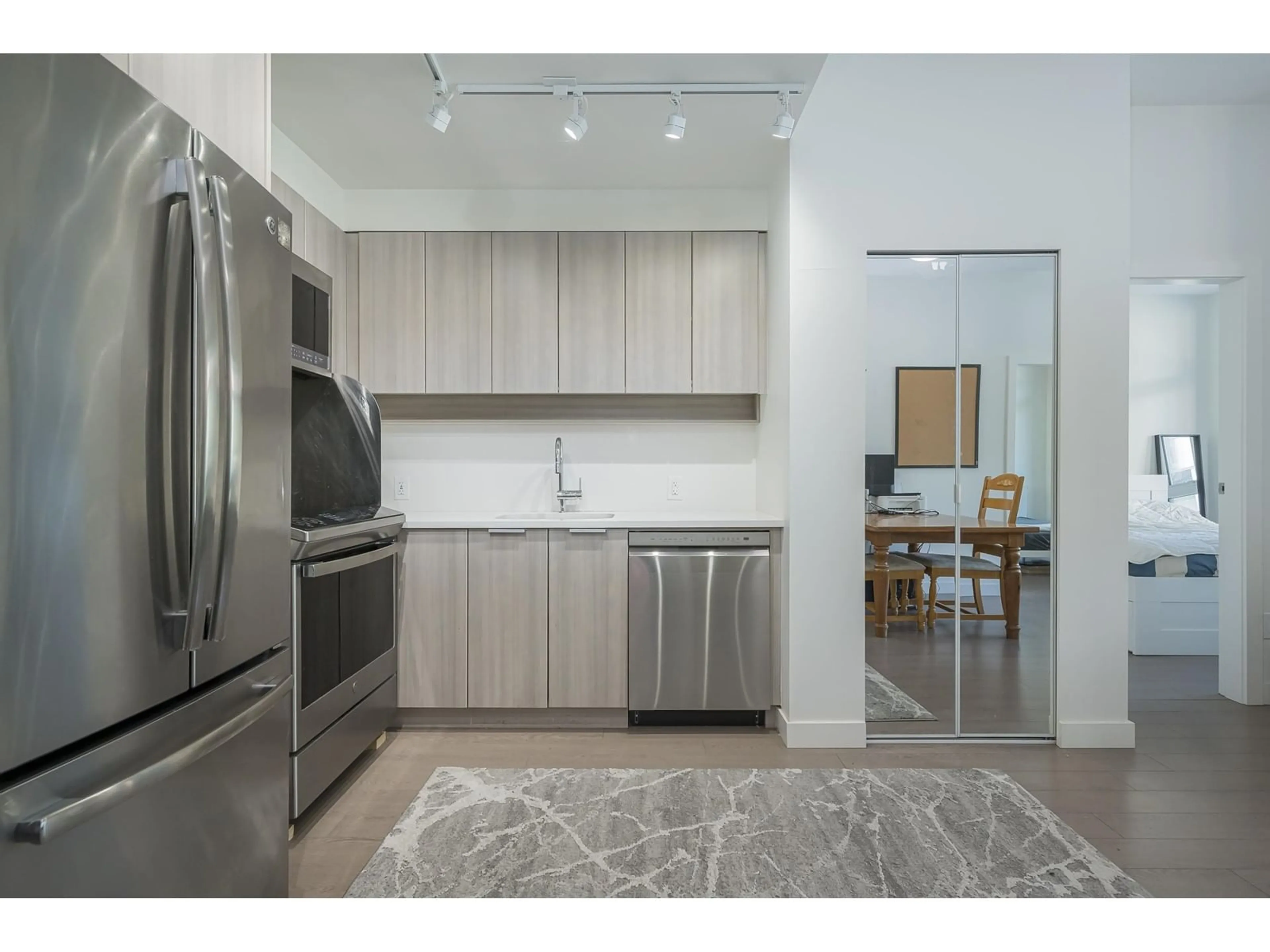 Unknown for 315 - 13308 CENTRAL, Surrey British Columbia V3T0M4