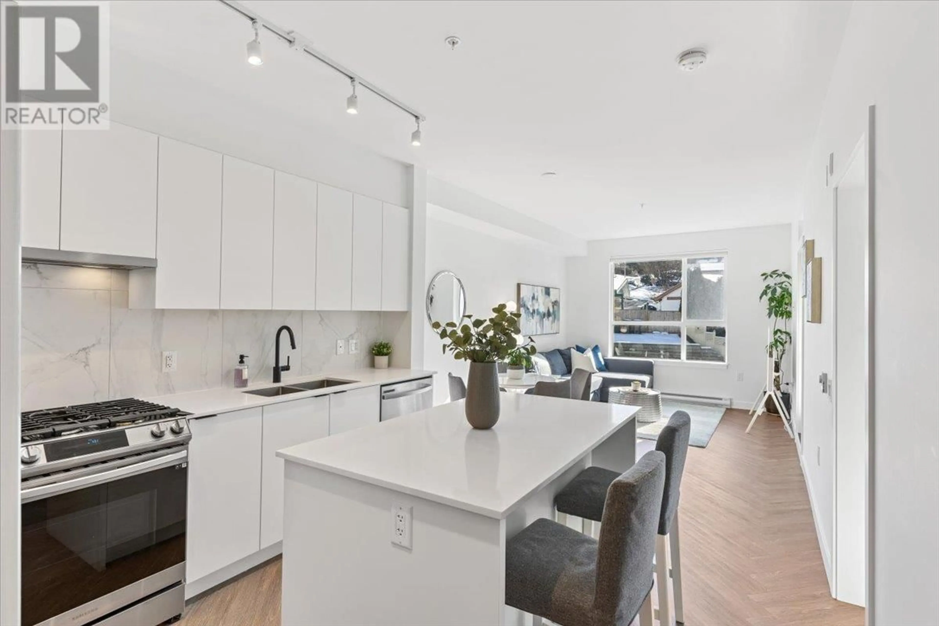 Open concept kitchen, unknown for 402 3229 ST JOHNS STREET, Port Moody British Columbia V3H0M4