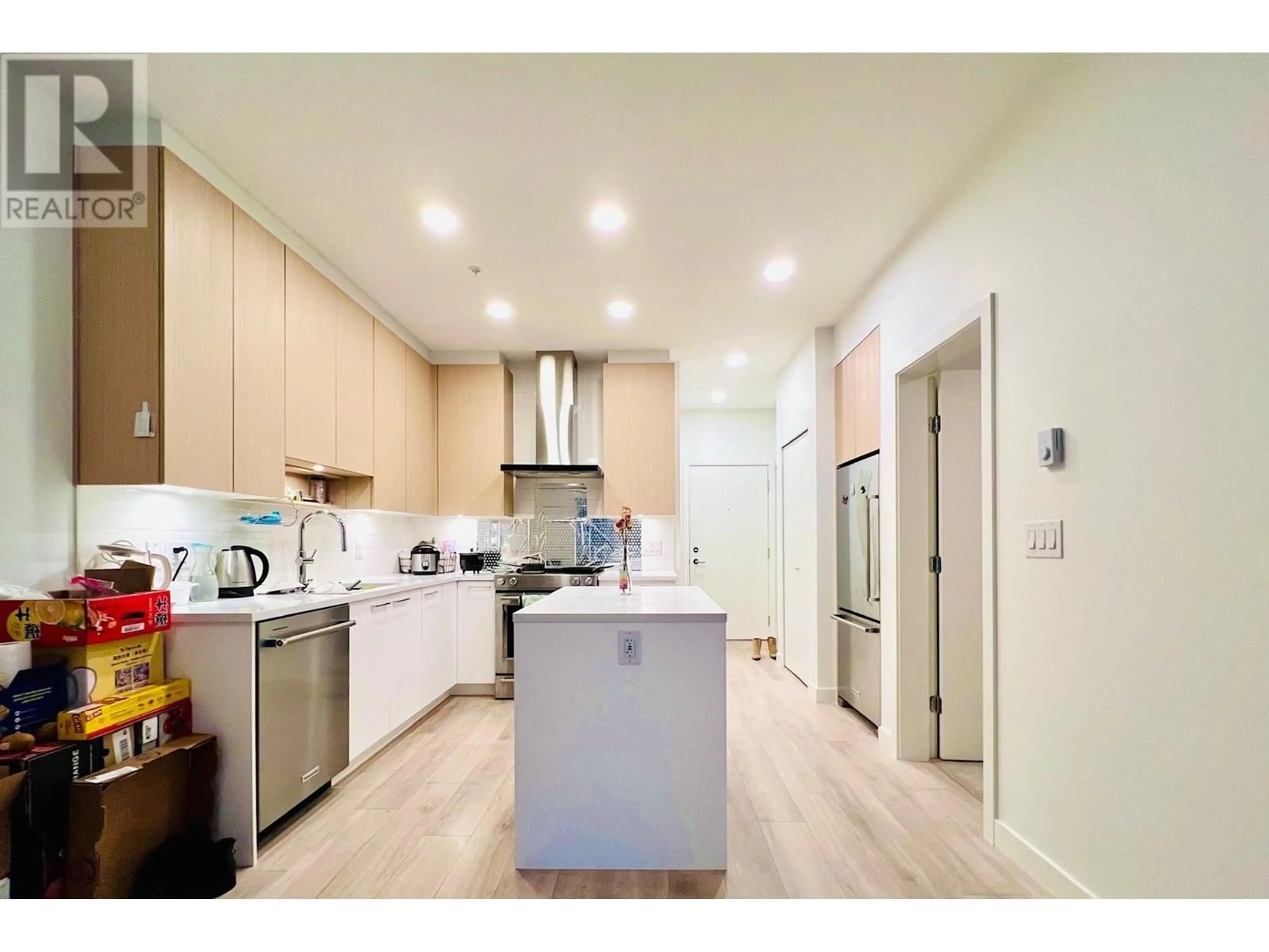 Open concept kitchen, unknown for 209 - 7588 16TH STREET, Burnaby British Columbia V3N0H8