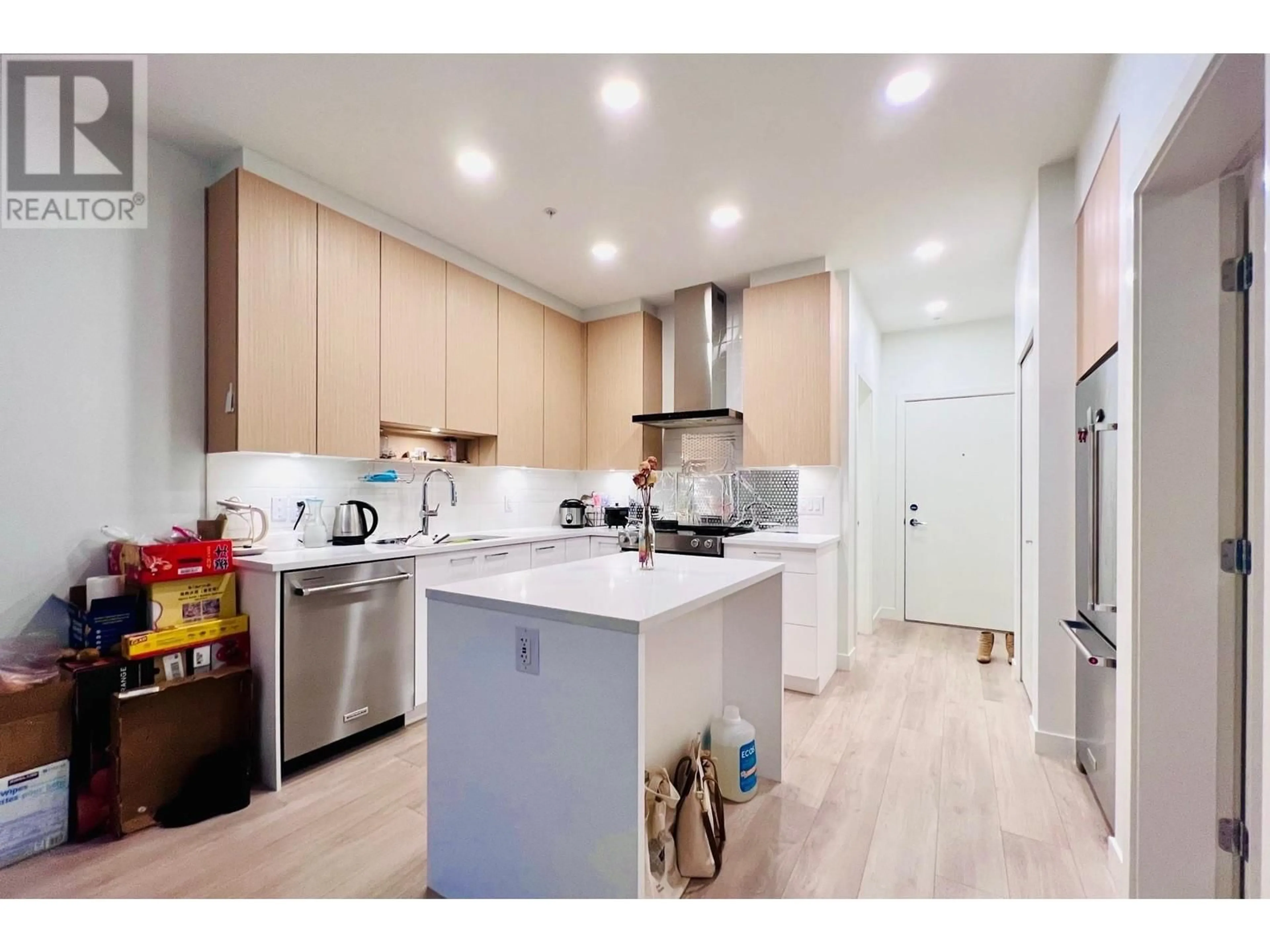 Open concept kitchen, unknown for 209 7588 16TH STREET, Burnaby British Columbia V3N0H8