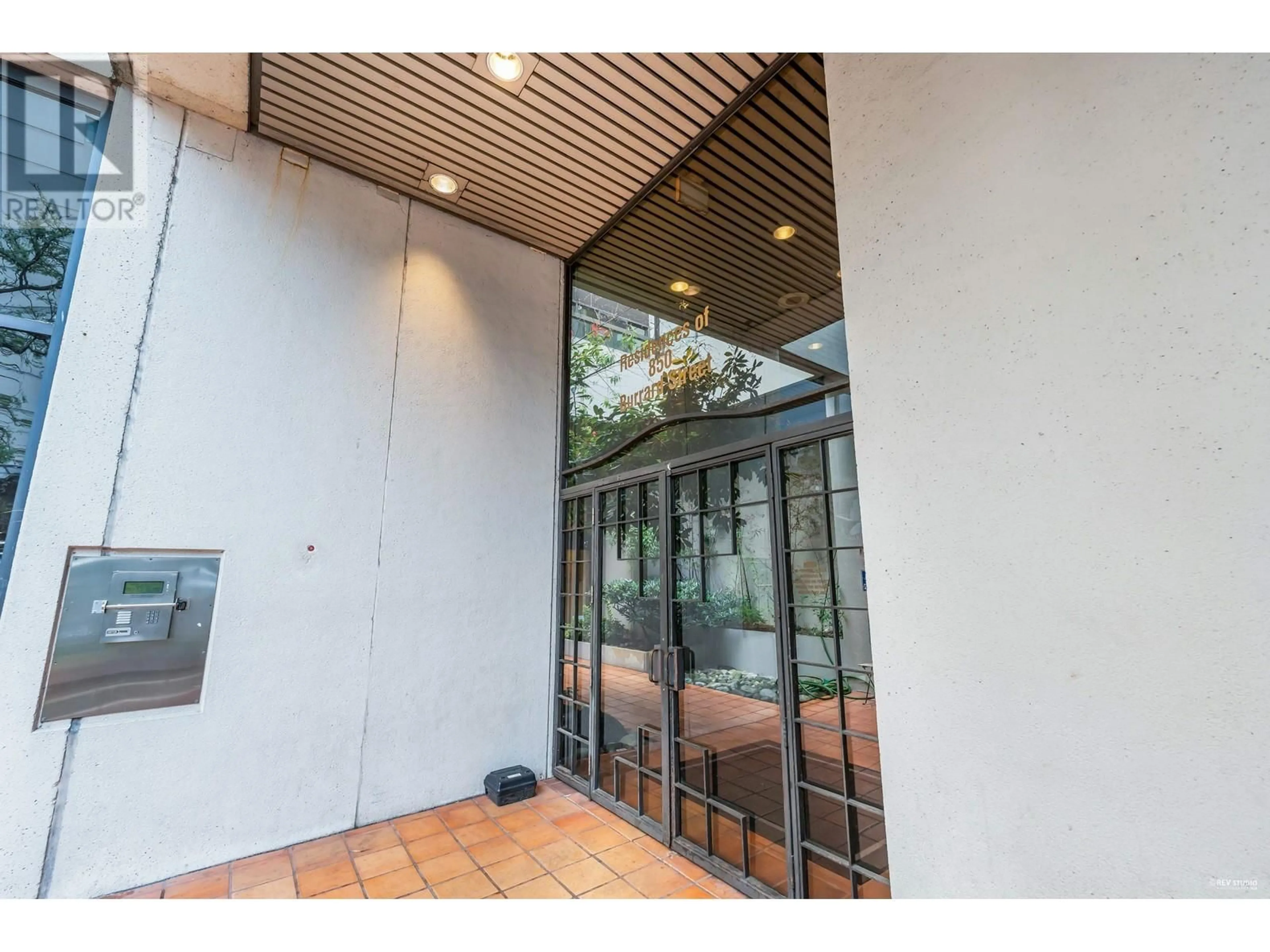 Indoor foyer for 601 850 BURRARD STREET, Vancouver British Columbia V6Z2J1