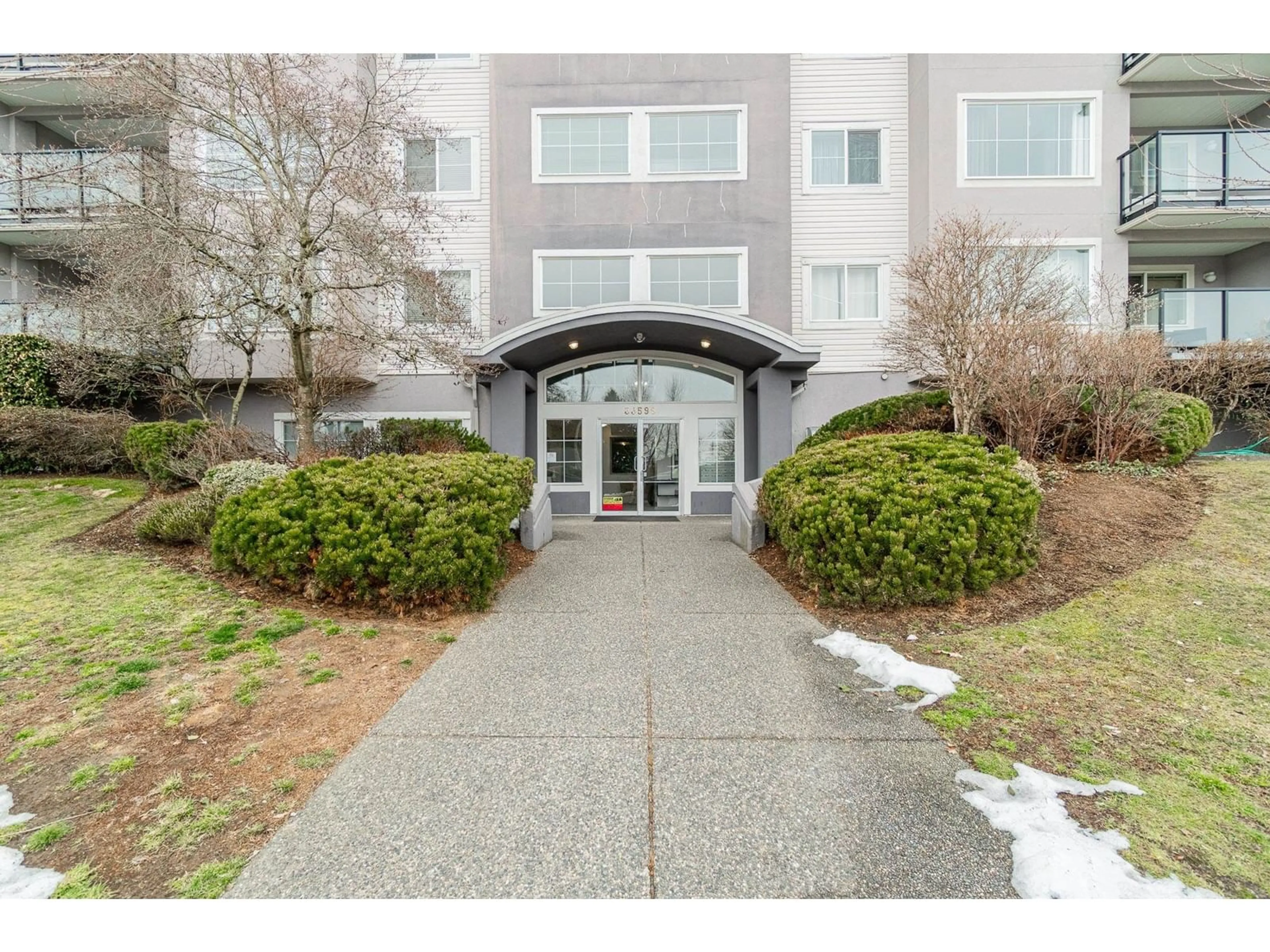 Indoor foyer for 307 - 33599 2ND, Mission British Columbia V2V6J3