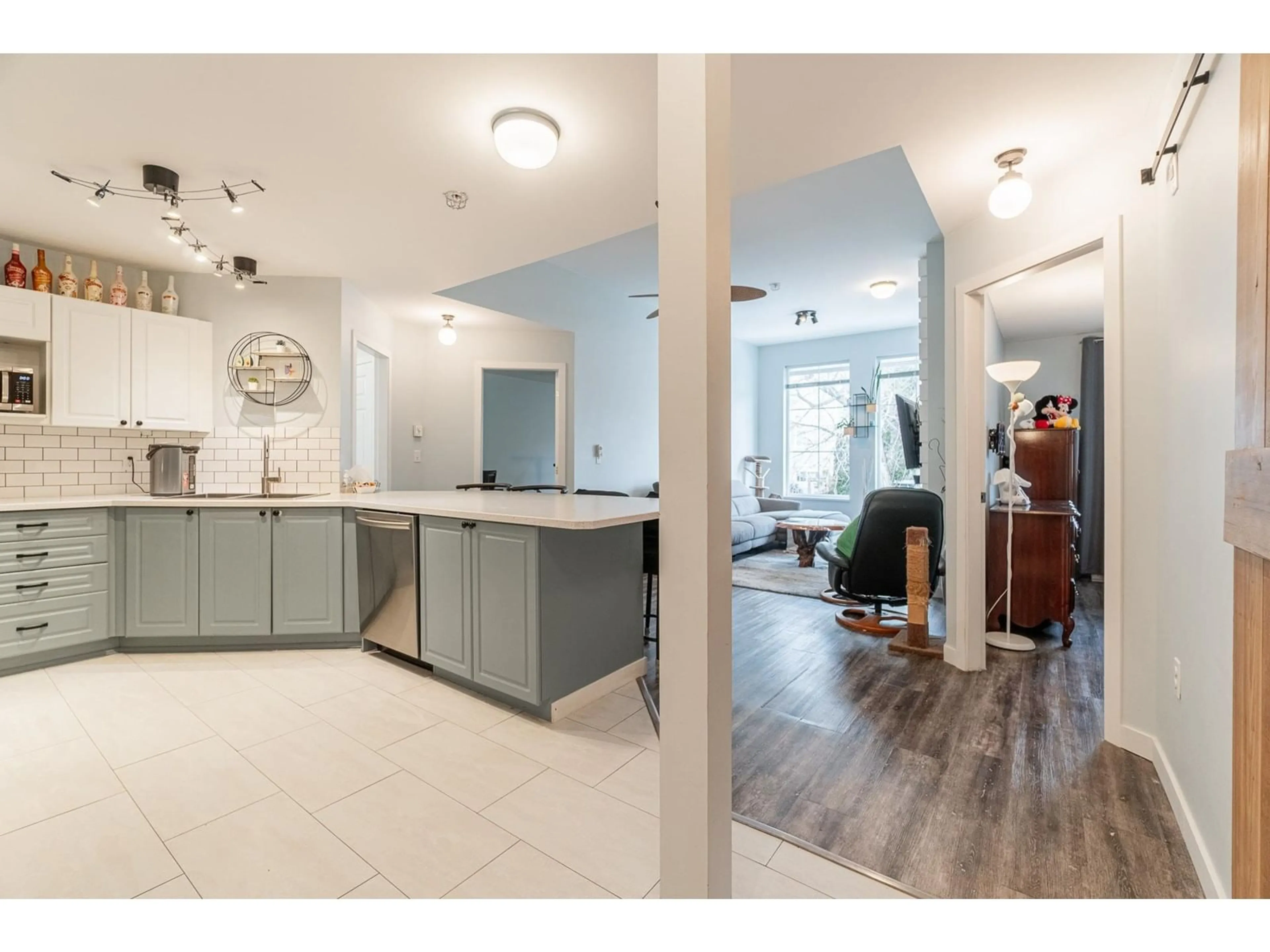 Open concept kitchen, ceramic/tile floor for 307 33599 2ND AVENUE, Mission British Columbia V2V6J3