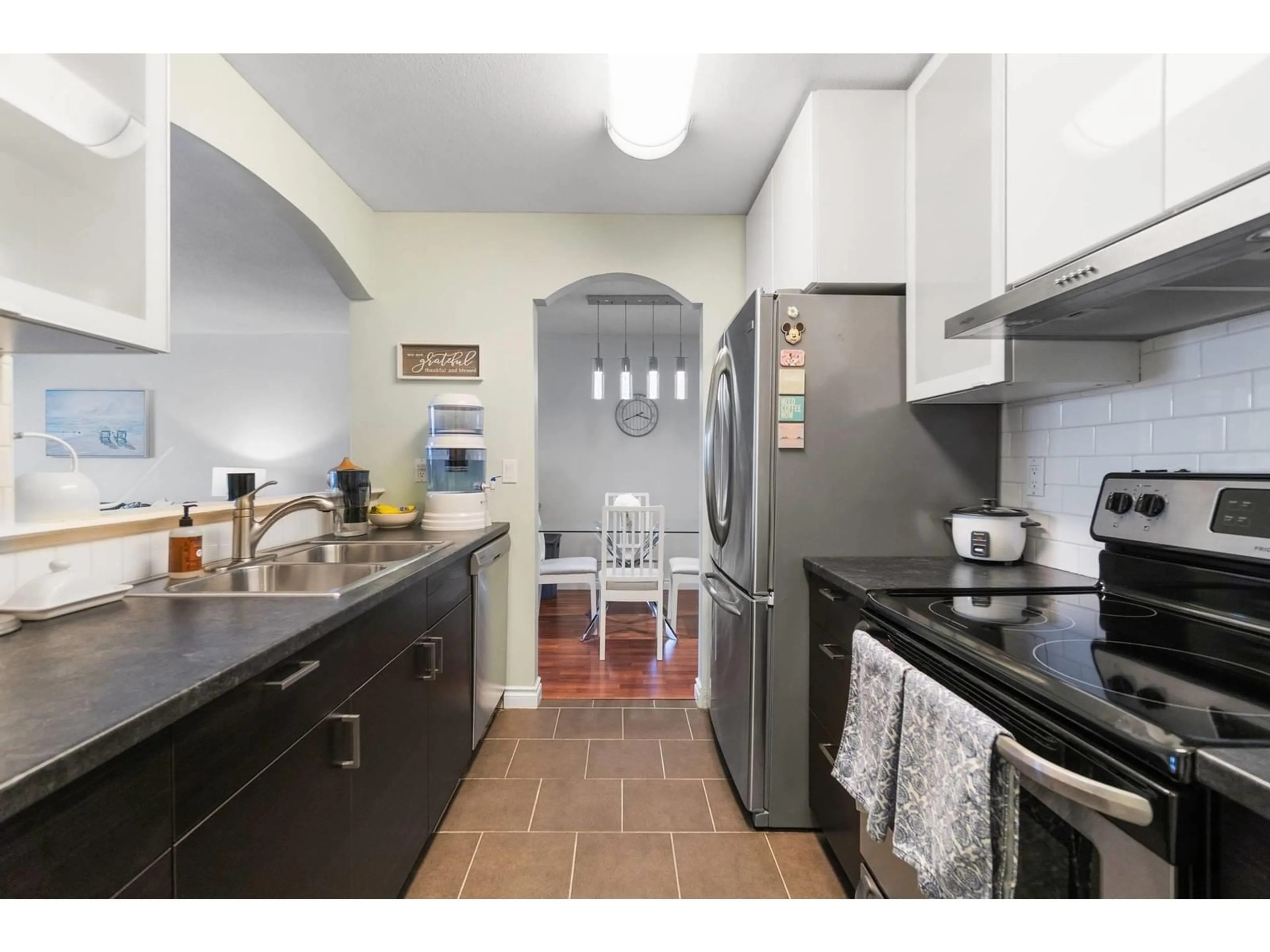 Standard kitchen, unknown for 205 1840 E SOUTHMERE CRESCENT, Surrey British Columbia V4A9C5