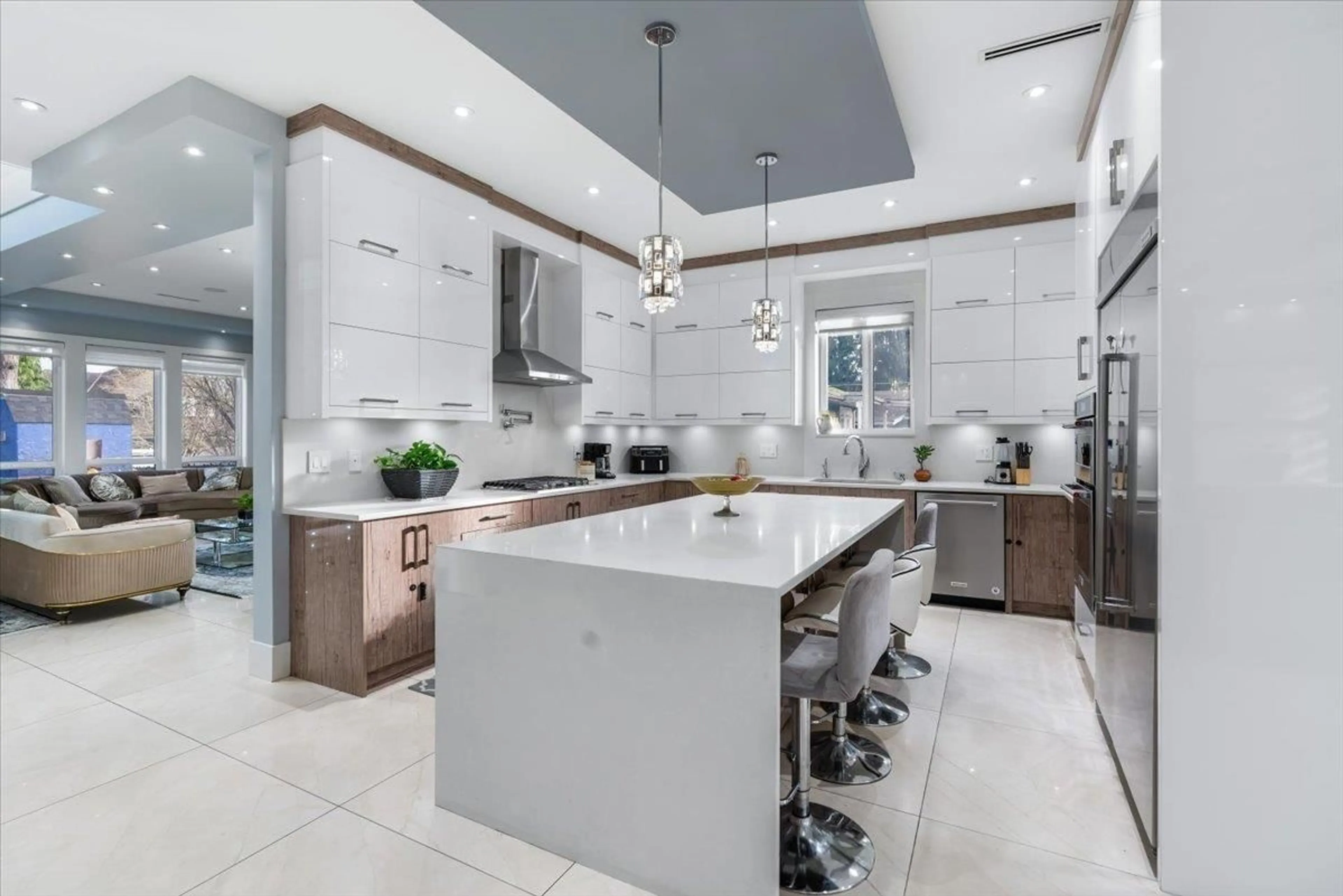 Contemporary kitchen, ceramic/tile floor for 7275 145A STREET, Surrey British Columbia V3S2Y8