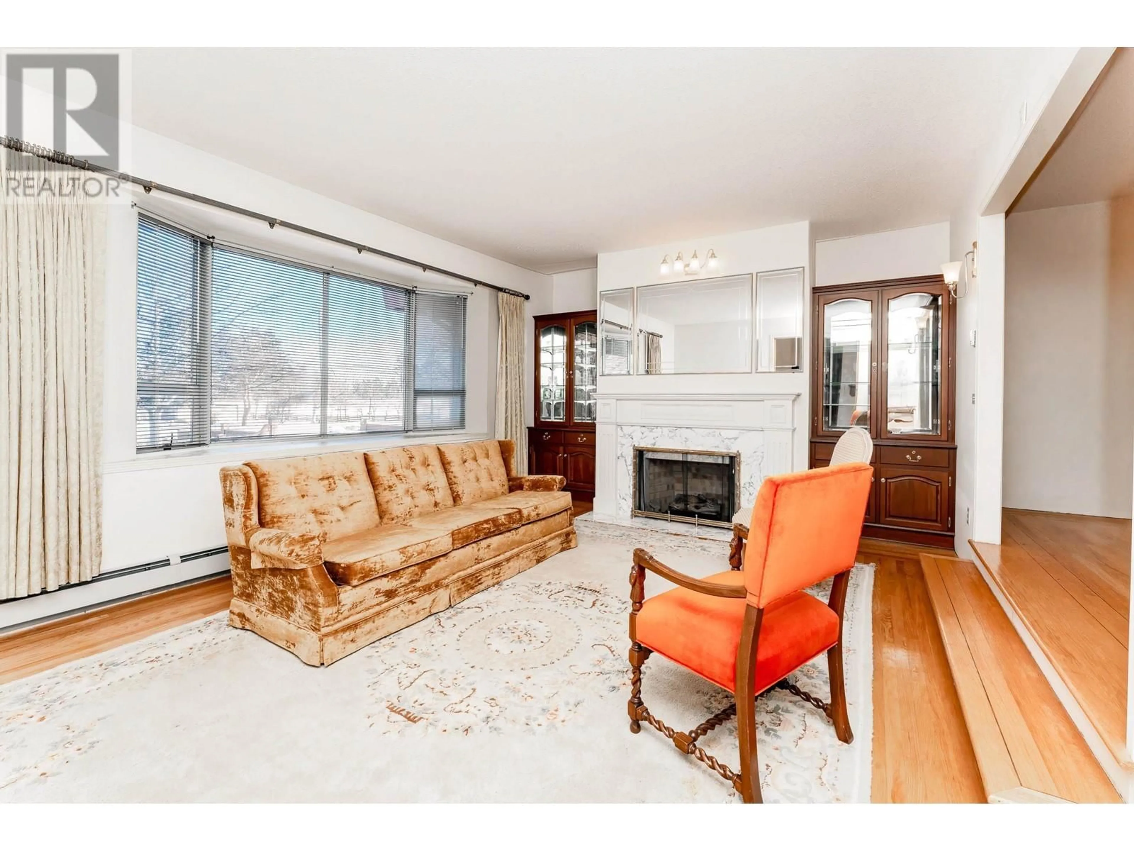 Living room with furniture, unknown for 11871 NO. 3 ROAD, Richmond British Columbia V7A1X3