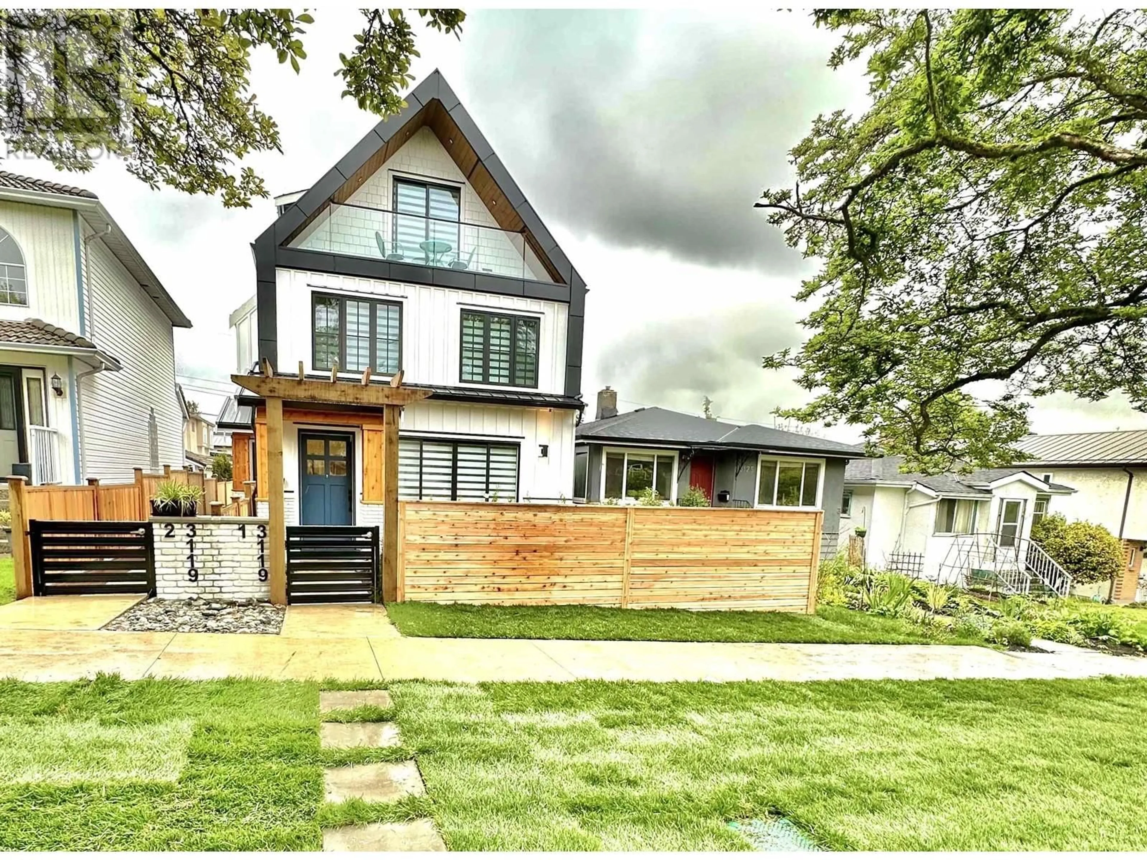 Home with brick exterior material, street for 1 3119 CHARLES STREET, Vancouver British Columbia V5K3B7