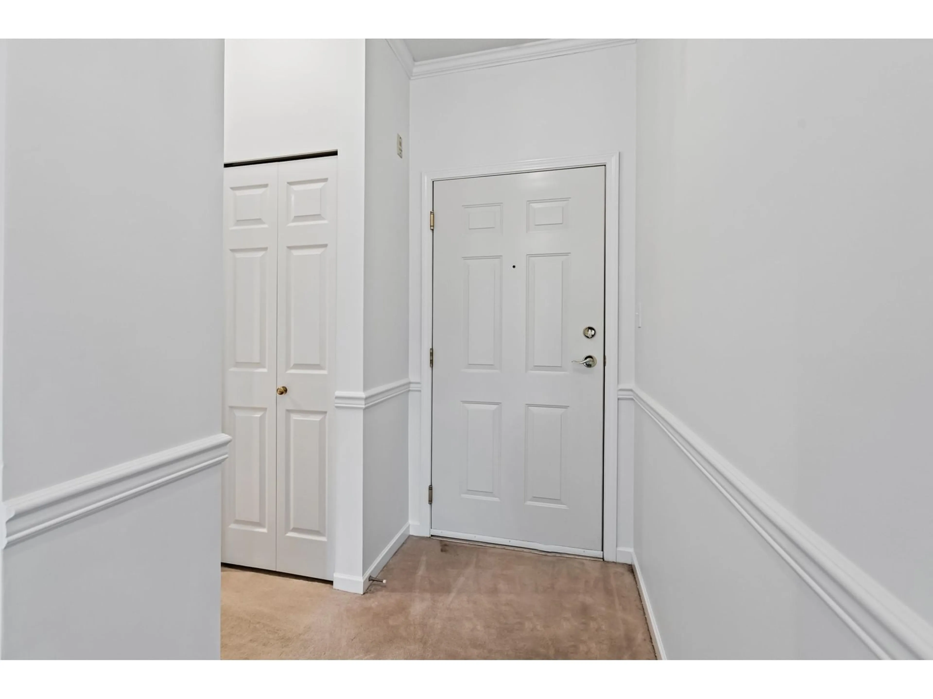 Indoor entryway for 311 - 1533 BEST, White Rock British Columbia V4B4E9