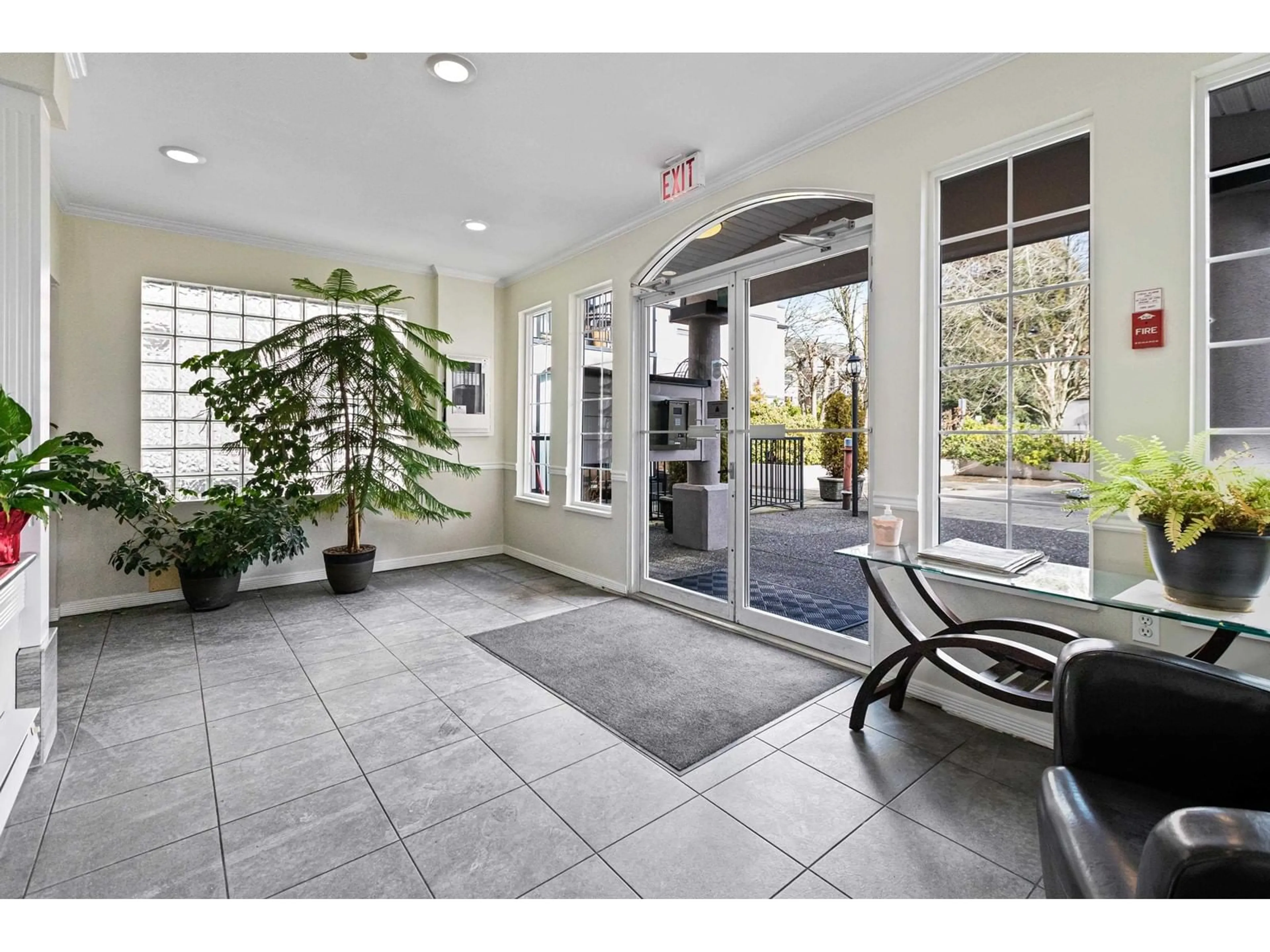 Indoor foyer for 311 1533 BEST STREET, White Rock British Columbia V4B4E9