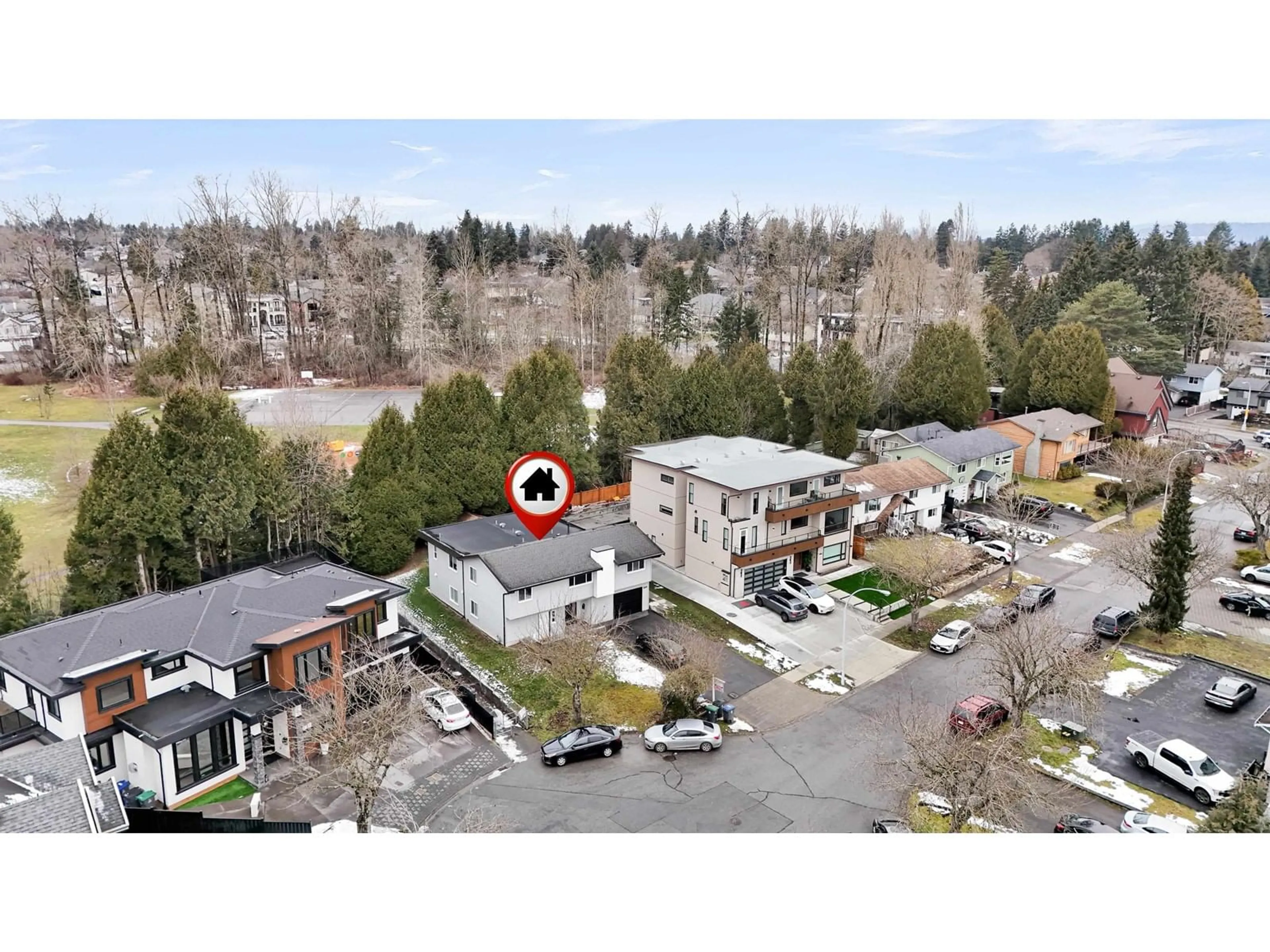 A pic from outside/outdoor area/front of a property/back of a property/a pic from drone, unknown for 9137 MALCOLM, Surrey British Columbia V3V6G1