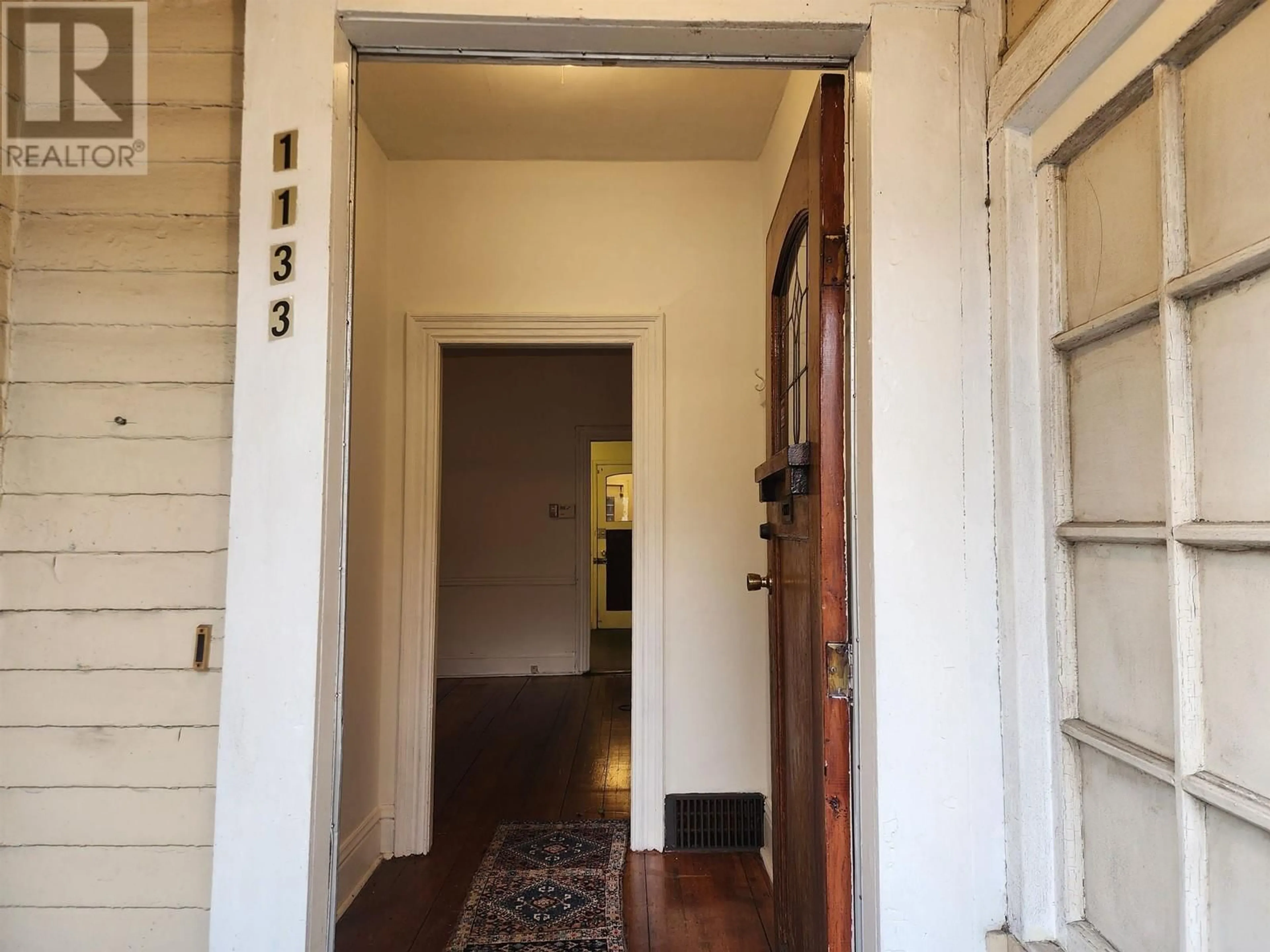 Indoor entryway for 1133 KEEFER STREET, Vancouver British Columbia V6A1Z2