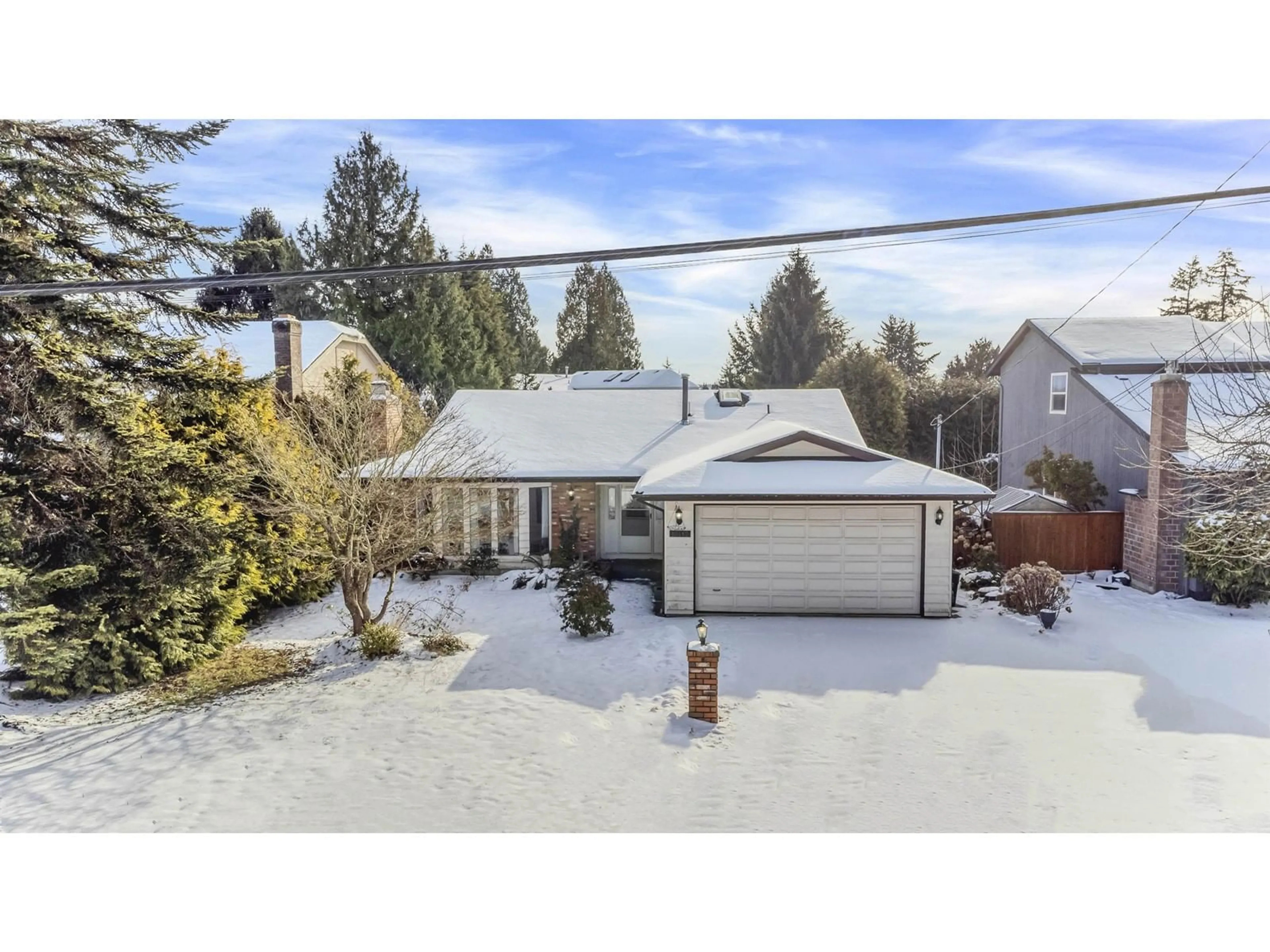 A pic from outside/outdoor area/front of a property/back of a property/a pic from drone, street for 16112 10, Surrey British Columbia V4A1A8