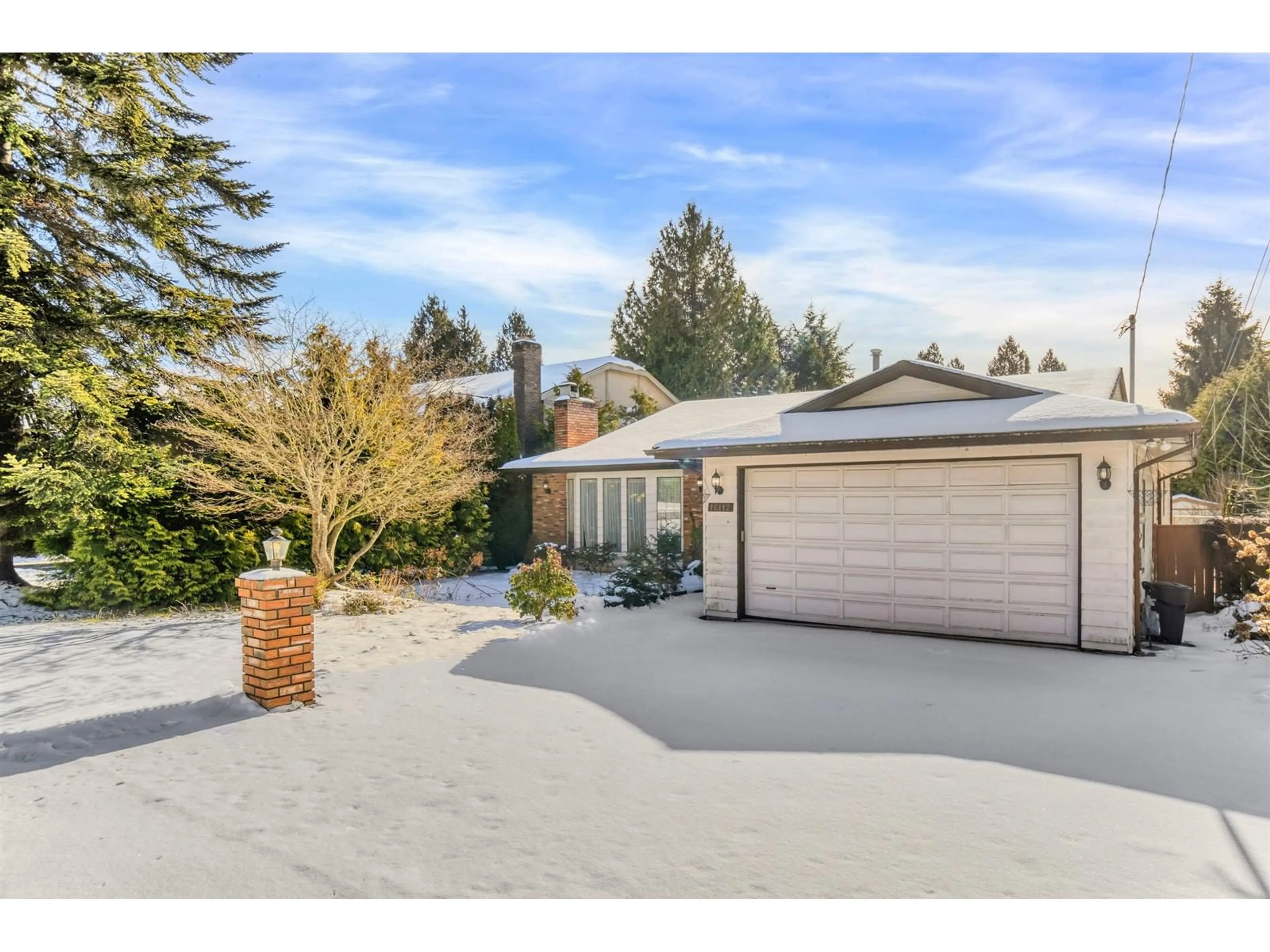 Home with vinyl exterior material, street for 16112 10, Surrey British Columbia V4A1A8