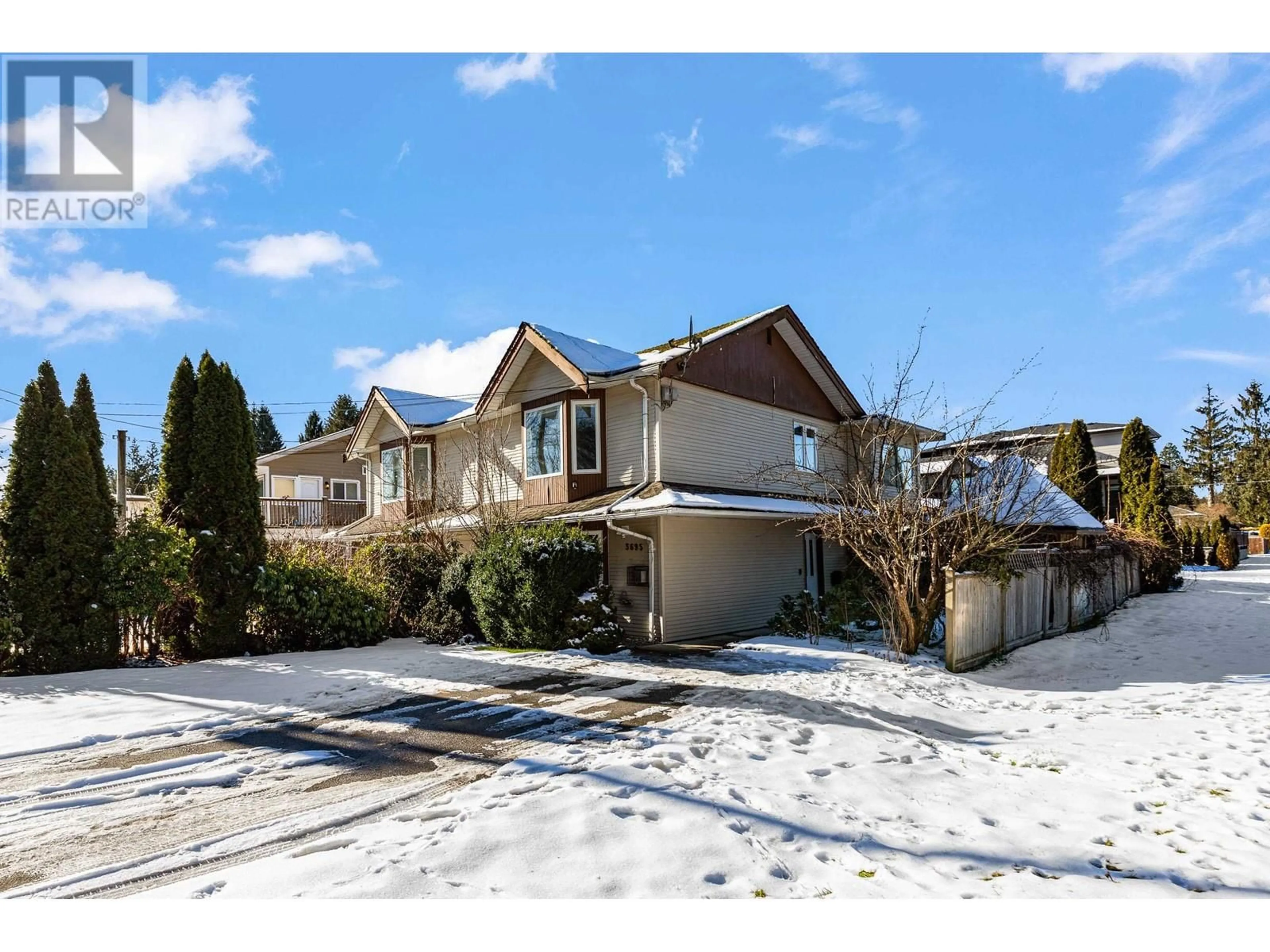 A pic from outside/outdoor area/front of a property/back of a property/a pic from drone, street for 3695 ST. THOMAS STREET, Port Coquitlam British Columbia V3B2Y9