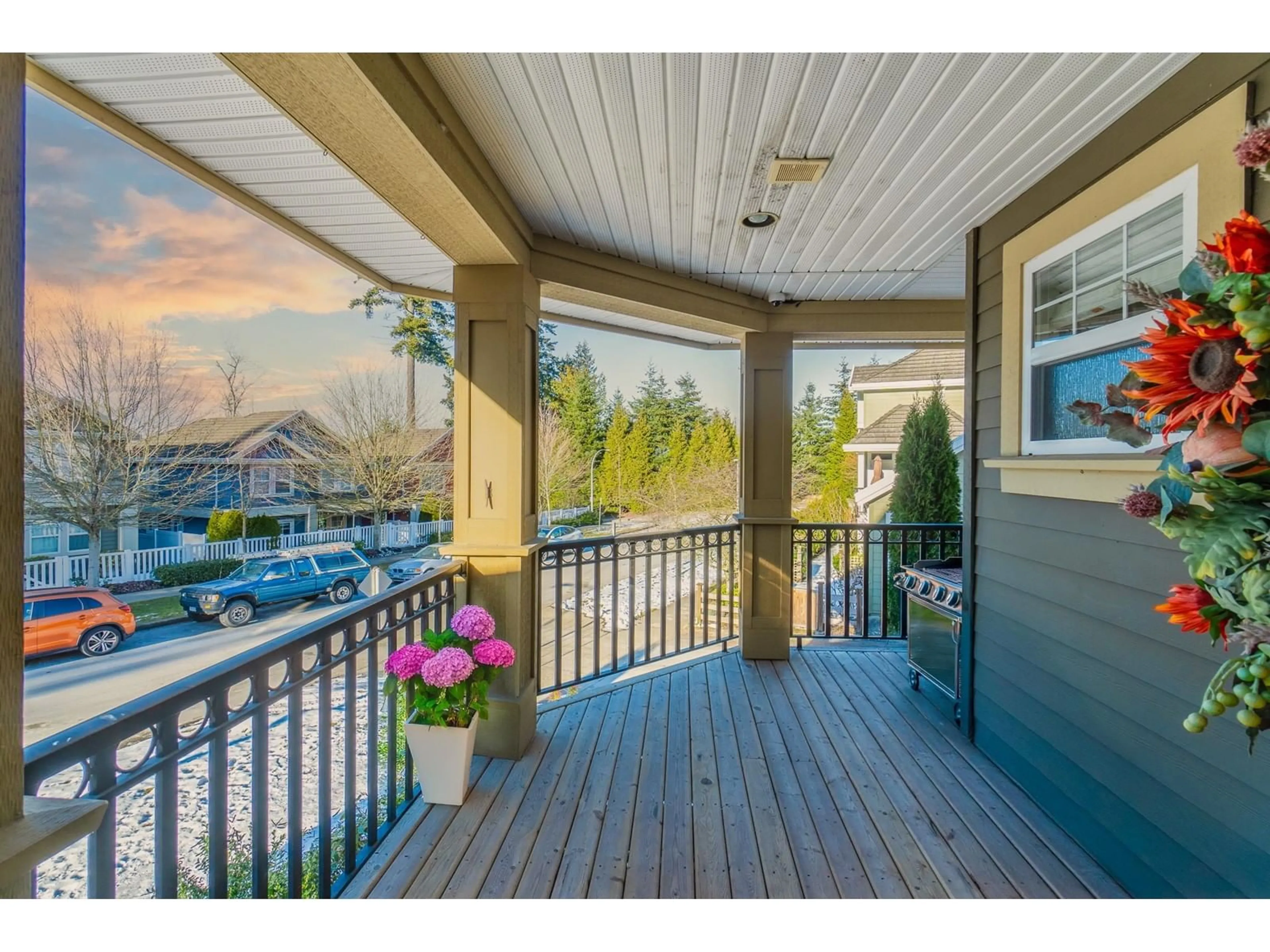 Patio, water/lake/river/ocean view for 3492 147A STREET, Surrey British Columbia V4P0A7