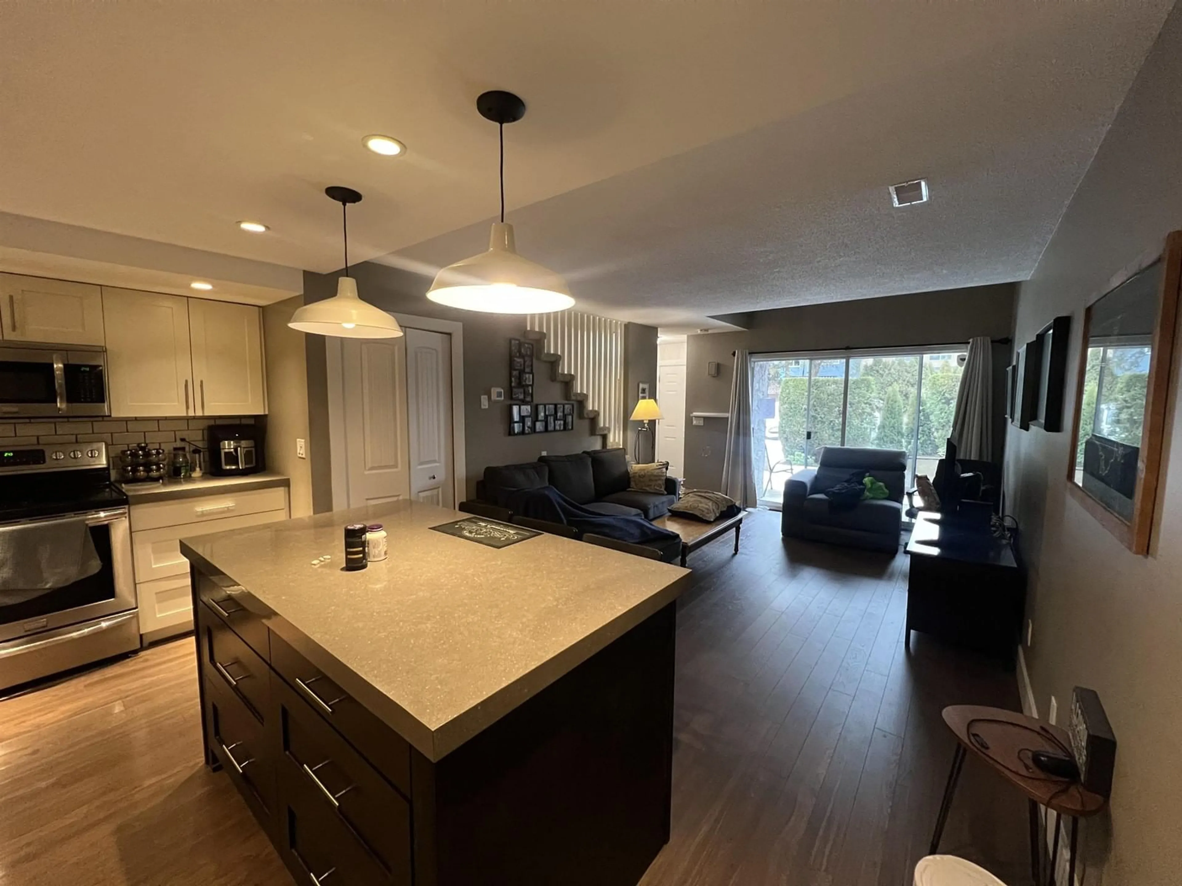 Open concept kitchen, unknown for 512 - 34909 OLD YALE, Abbotsford British Columbia V3G2E7