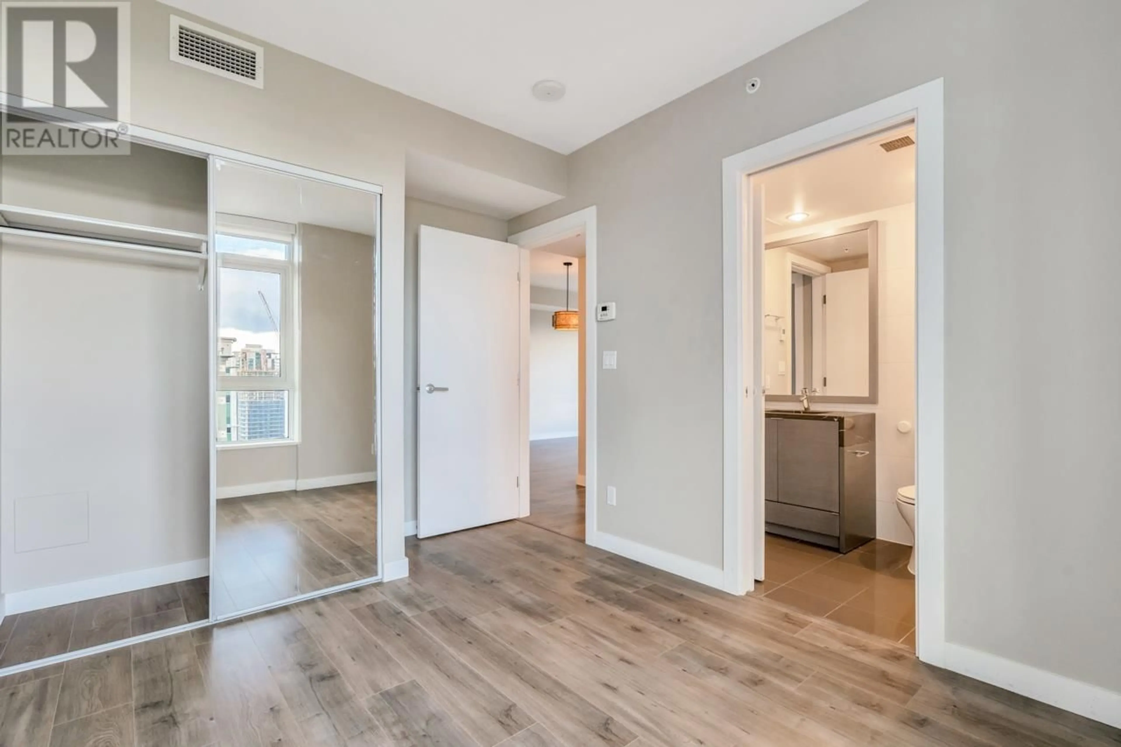 Indoor entryway for 3909 - 4508 HAZEL STREET, Burnaby British Columbia V5H0E4