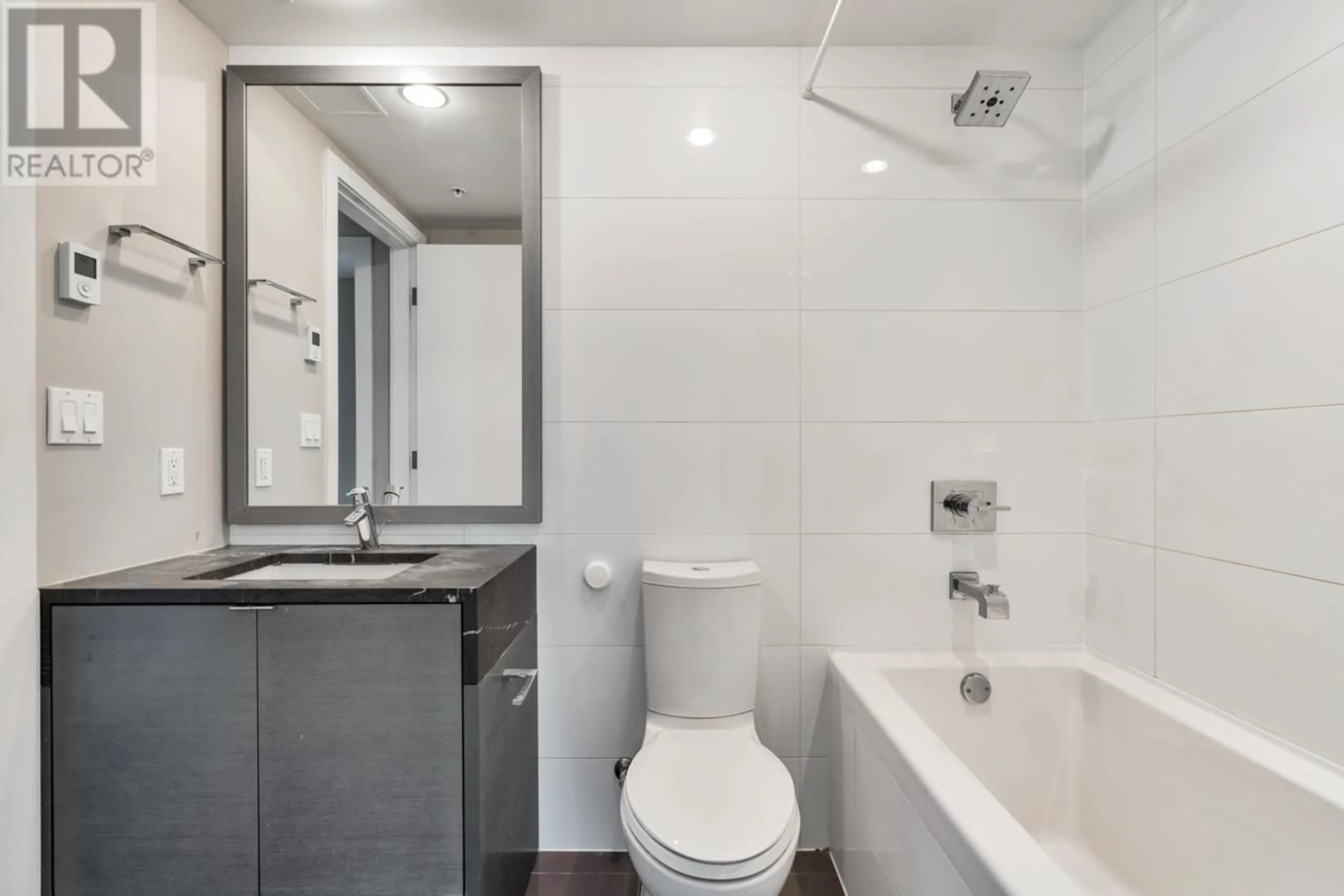 Standard bathroom, unknown for 3909 - 4508 HAZEL STREET, Burnaby British Columbia V5H0E4