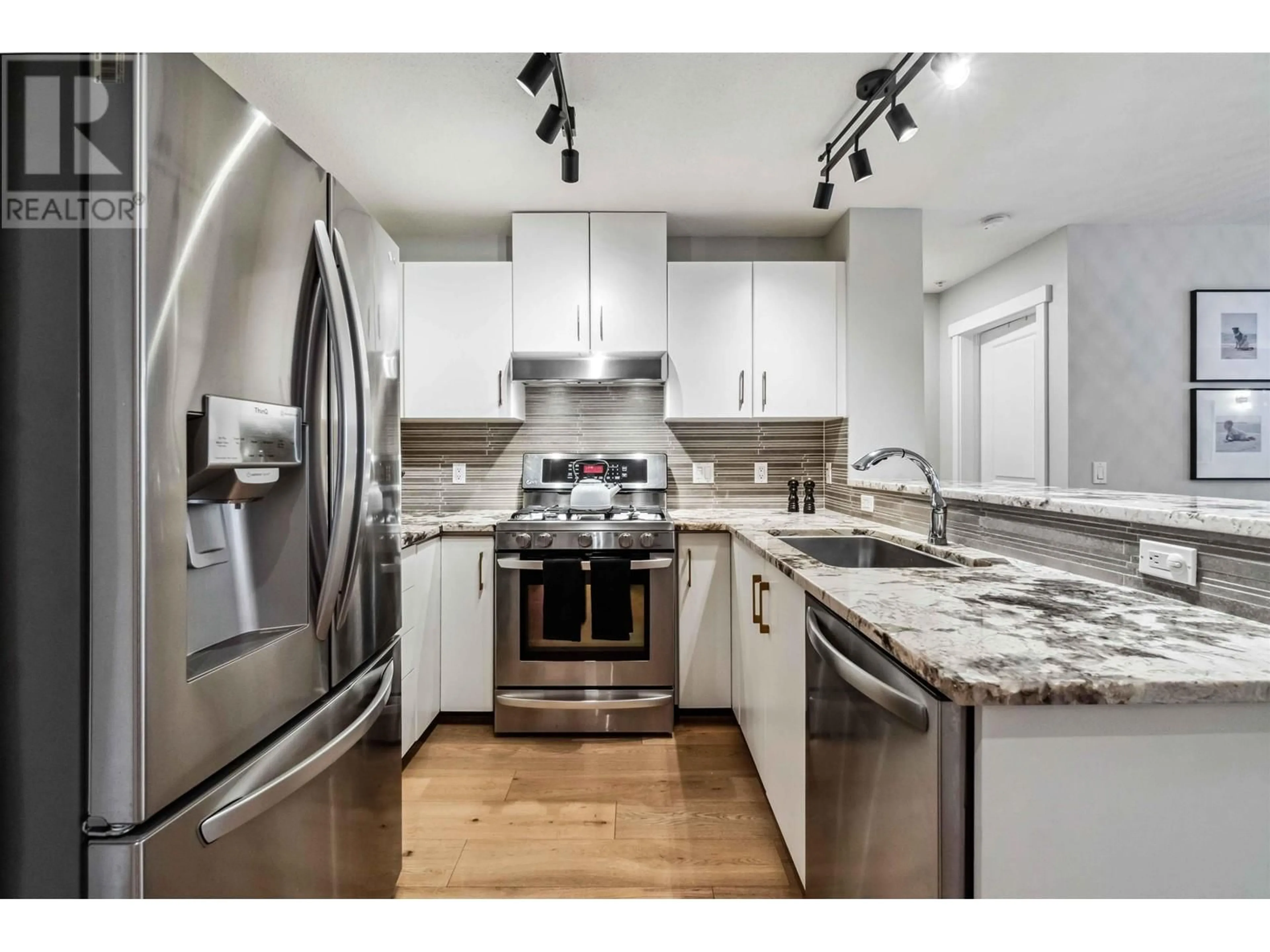 Open concept kitchen, unknown for 115 400 KLAHANIE DRIVE, Port Moody British Columbia V3H5K9