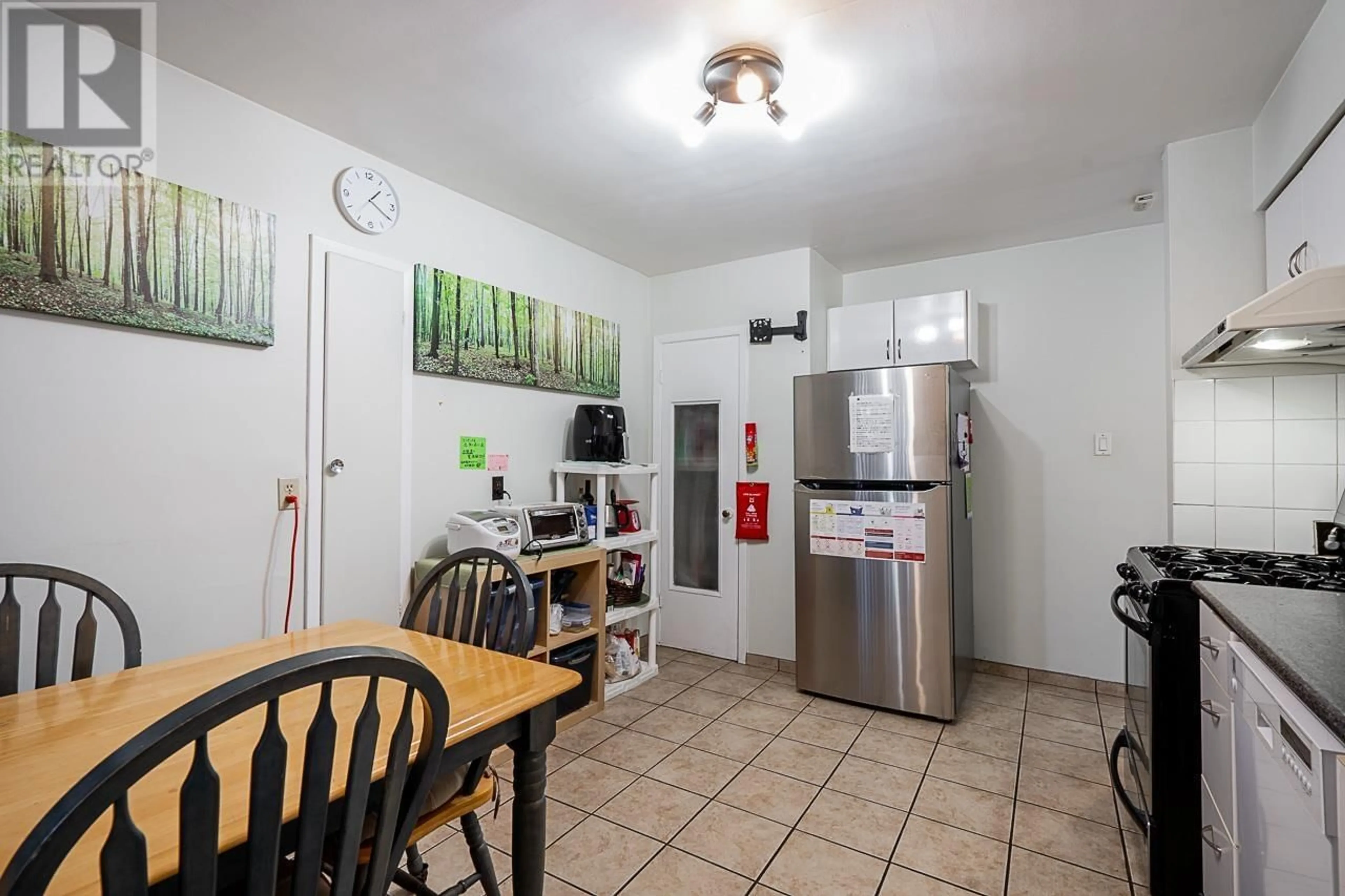 Standard kitchen, unknown for 3556 KNIGHT STREET, Vancouver British Columbia V5N3L2