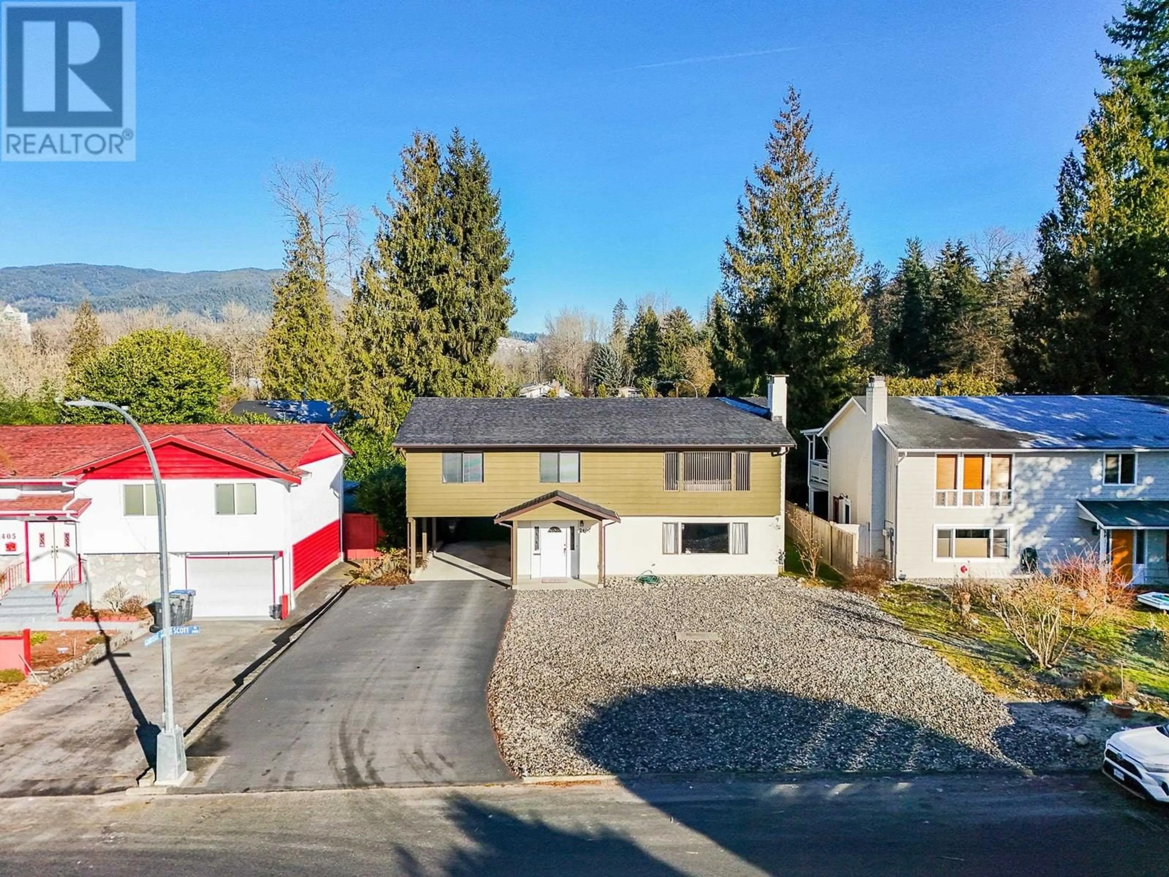 A pic from outside/outdoor area/front of a property/back of a property/a pic from drone, mountain view for 2401 SCOTT PLACE, Port Coquitlam British Columbia V3B2E6