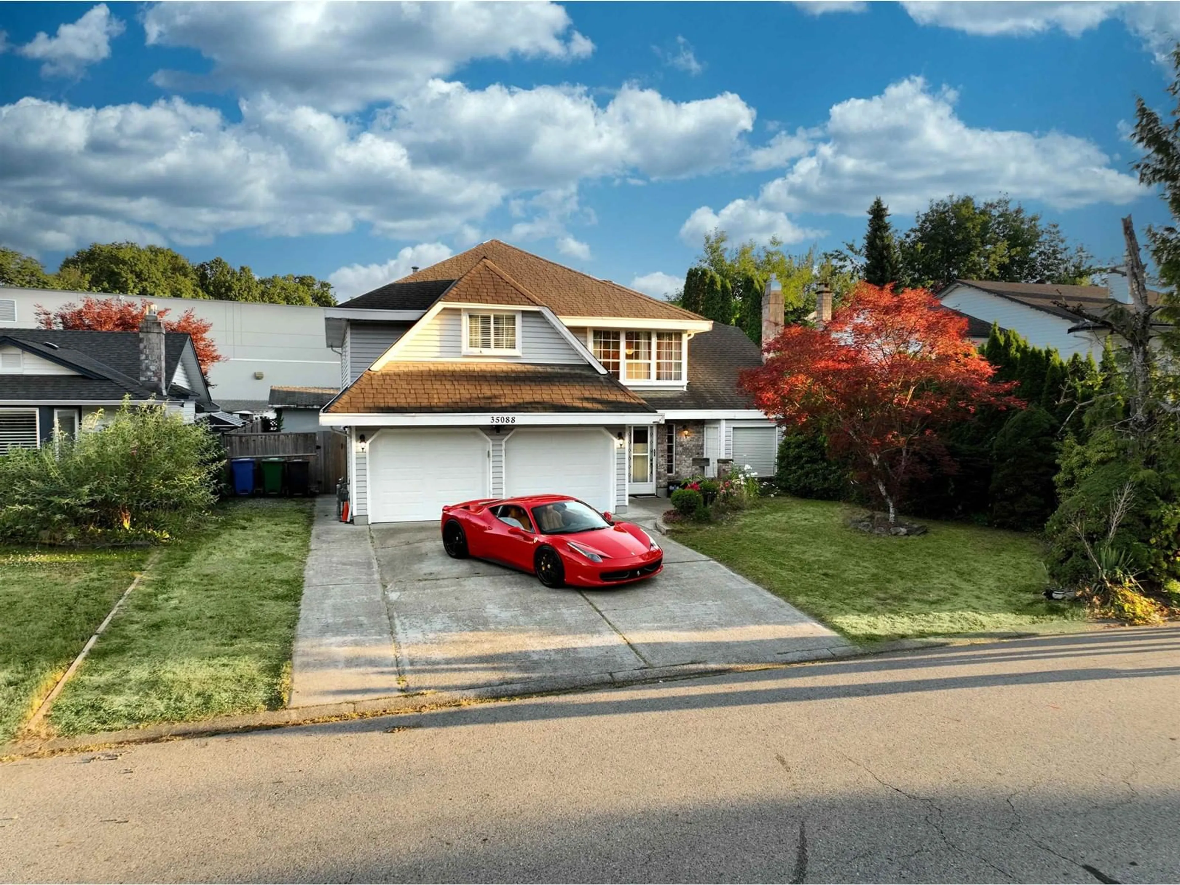 Home with vinyl exterior material, street for 35088 MT BLANCHARD DRIVE, Abbotsford British Columbia V2S6T3