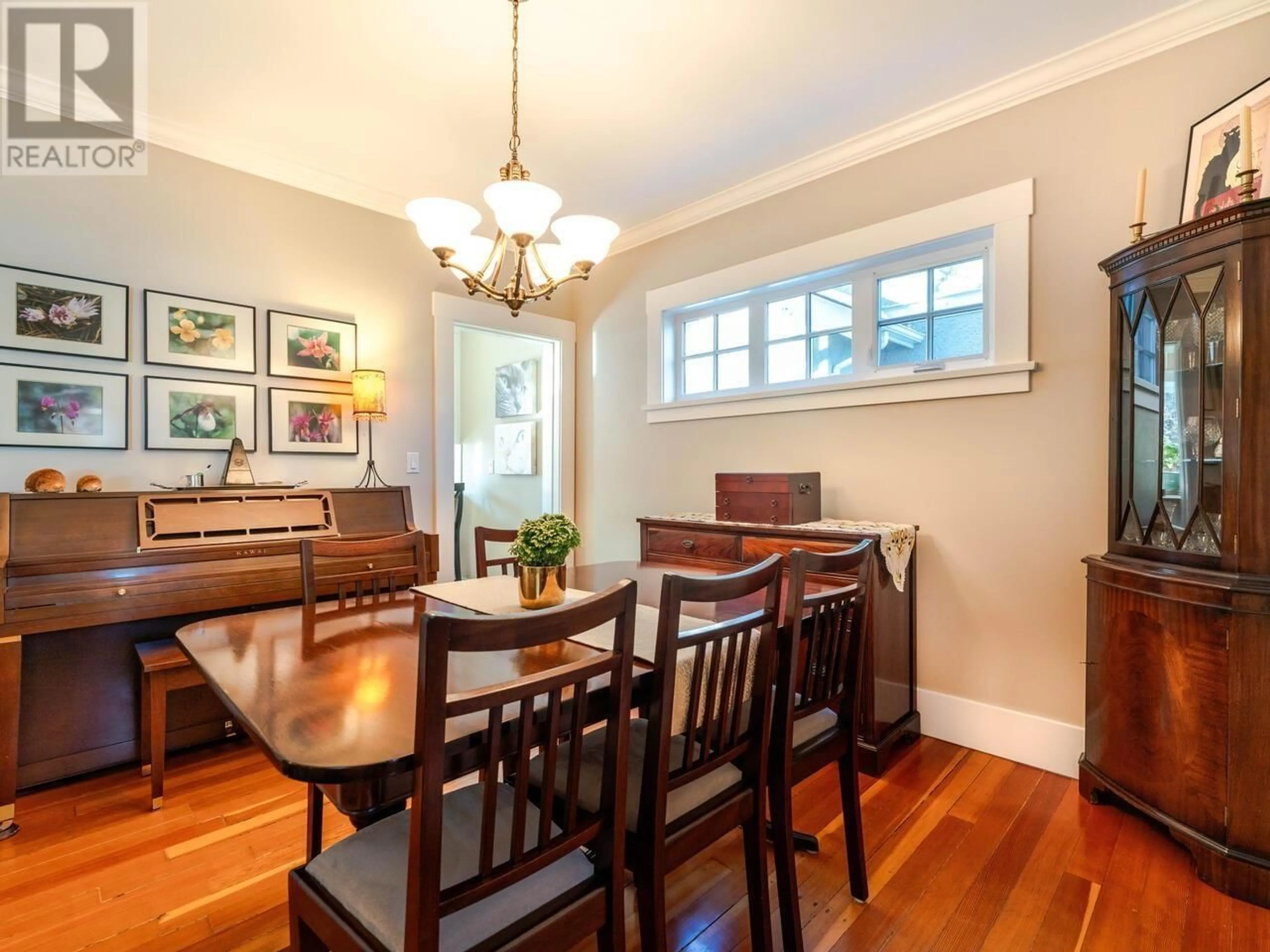 Dining room, wood/laminate floor for 3726 33RD AVENUE, Vancouver British Columbia V6N2H5