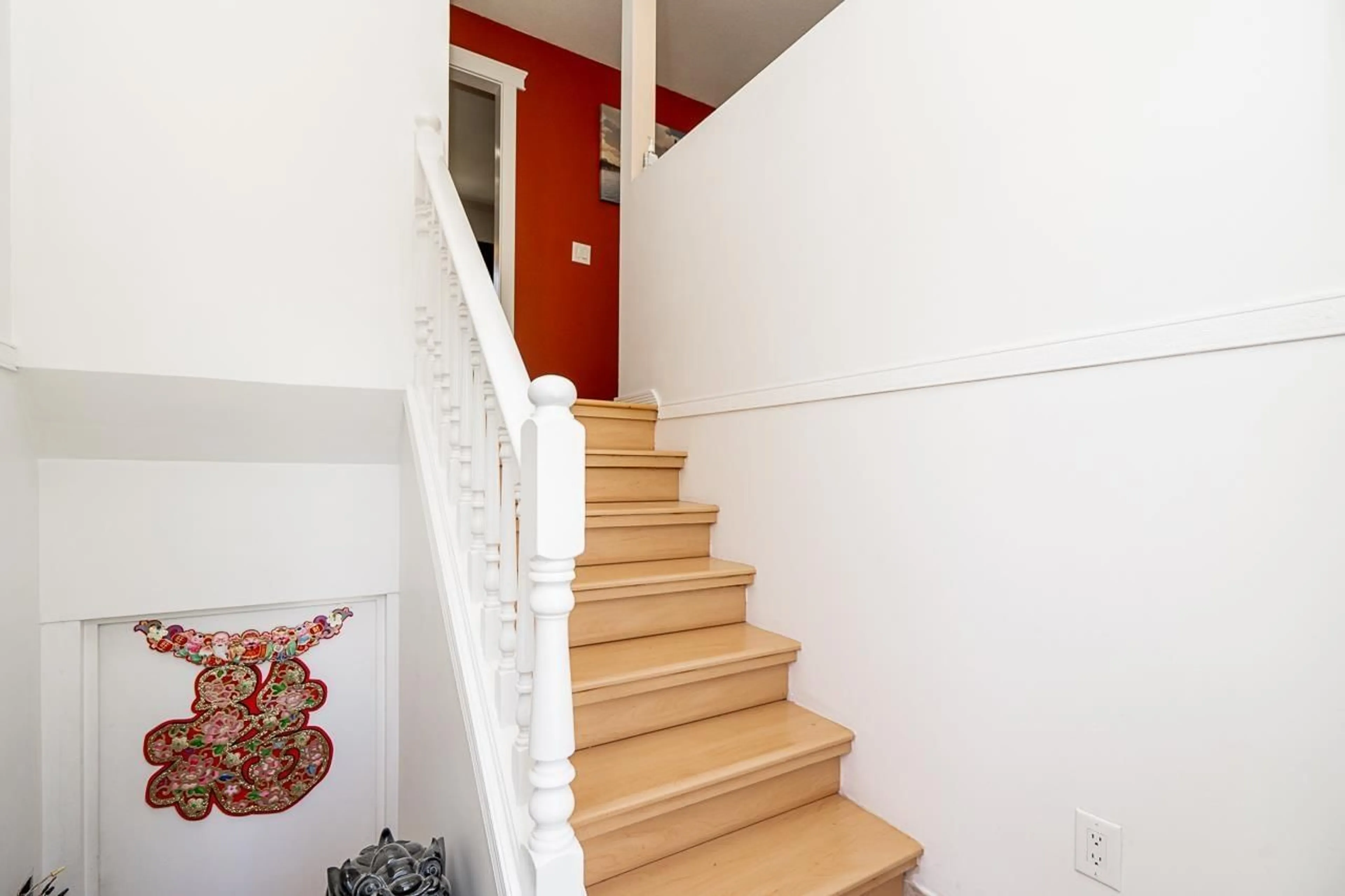 Stairs for 2883 264A STREET, Langley British Columbia V4W3A9