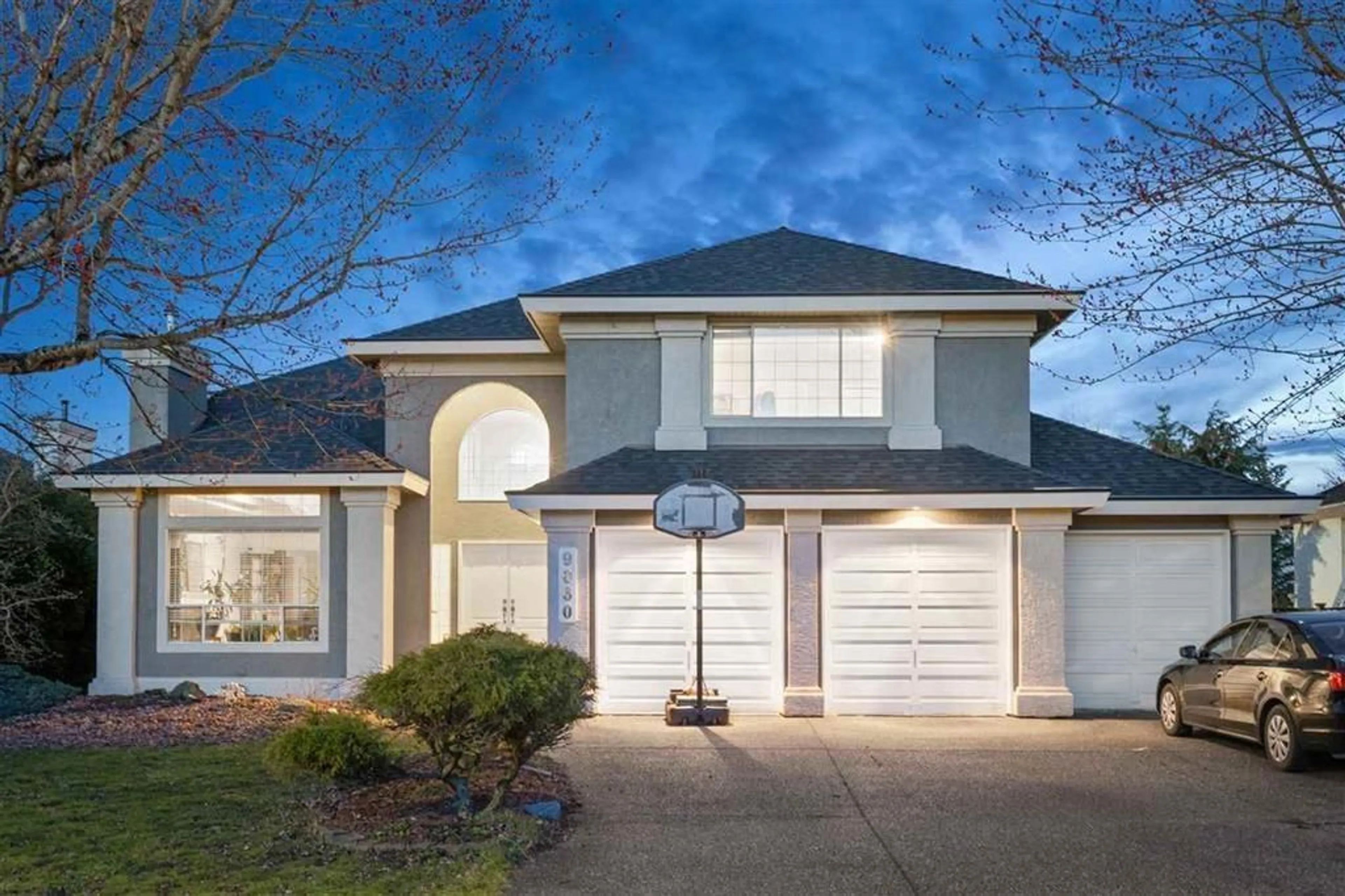 Home with vinyl exterior material, street for 9060 162, Surrey British Columbia V4N3L5