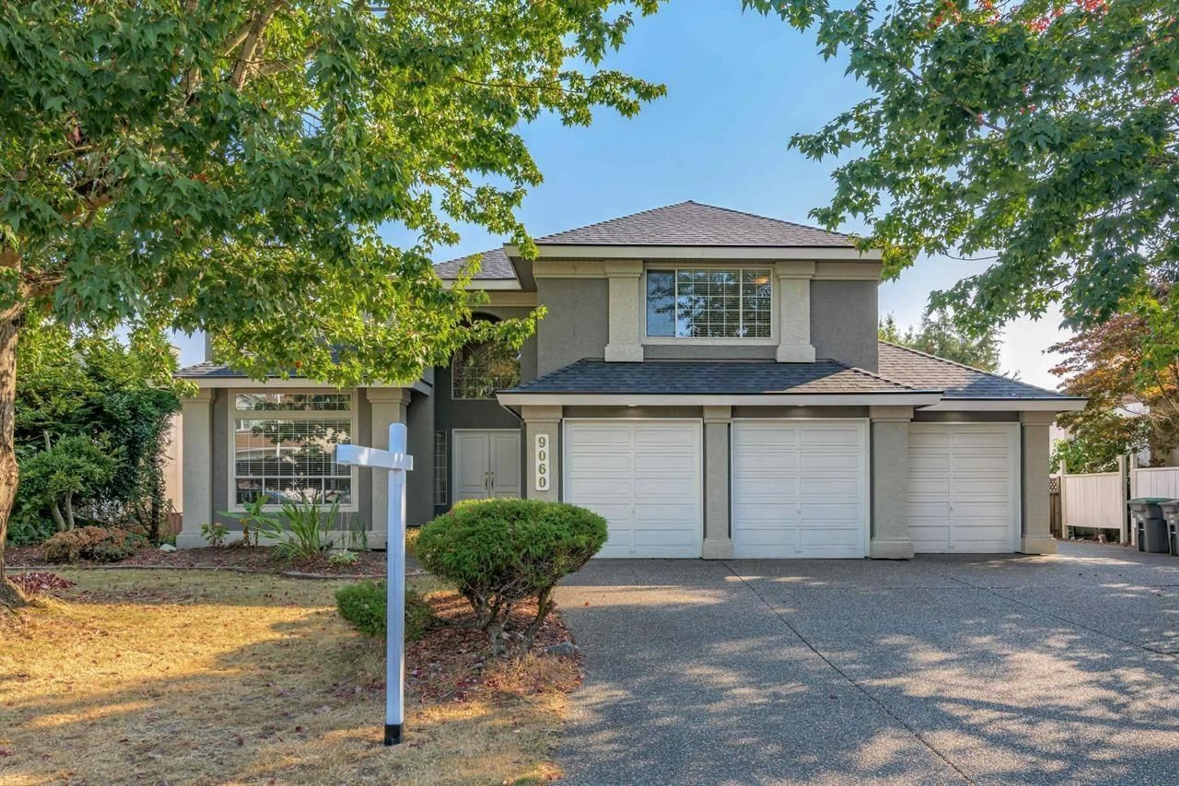 Home with vinyl exterior material, street for 9060 162, Surrey British Columbia V4N3L5
