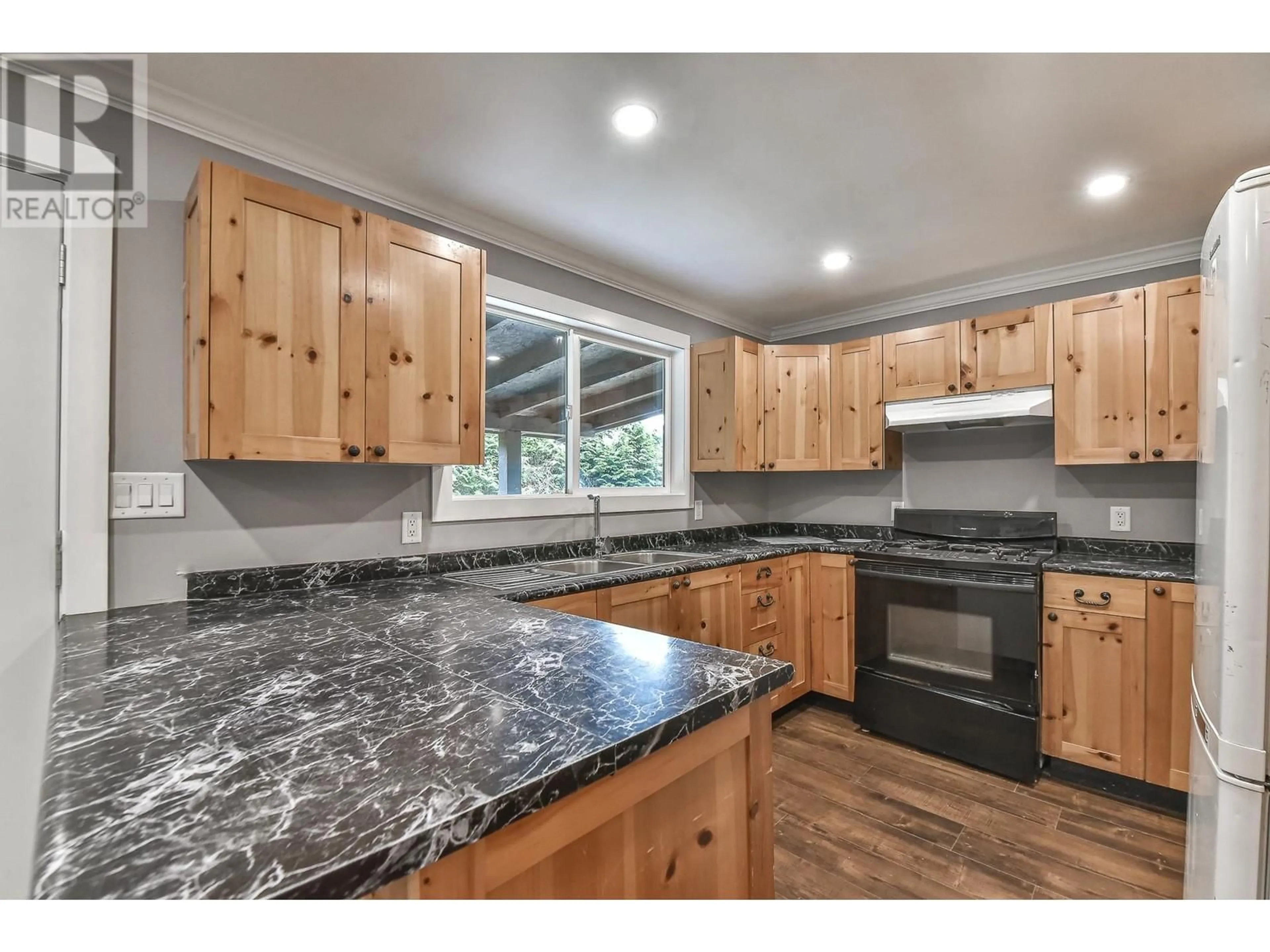 Open concept kitchen, unknown for 9707 287 STREET, Maple Ridge British Columbia V2W1K9