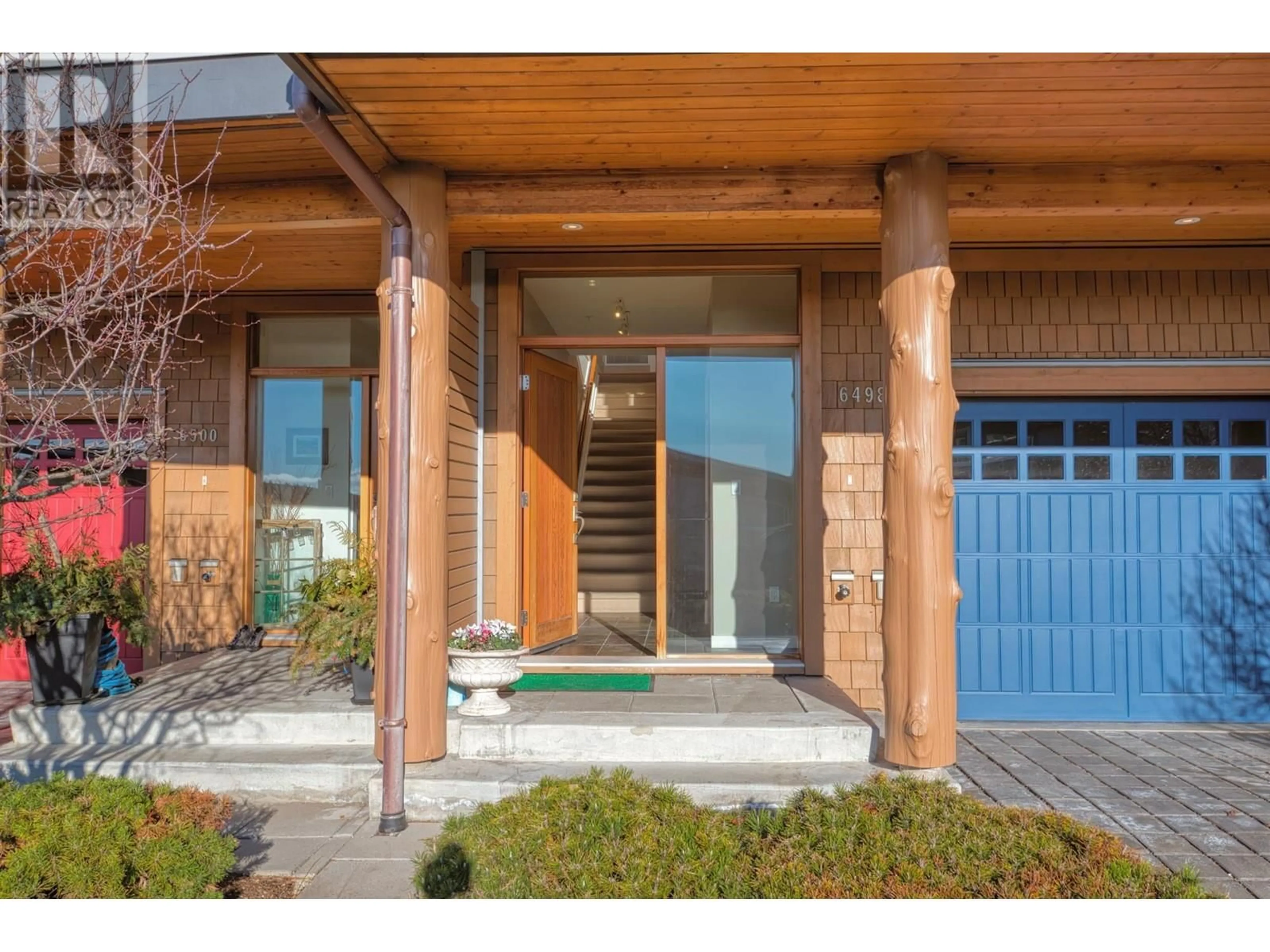 Indoor entryway for 6498 WILDFLOWER PLACE, Sechelt British Columbia V7Z0M9