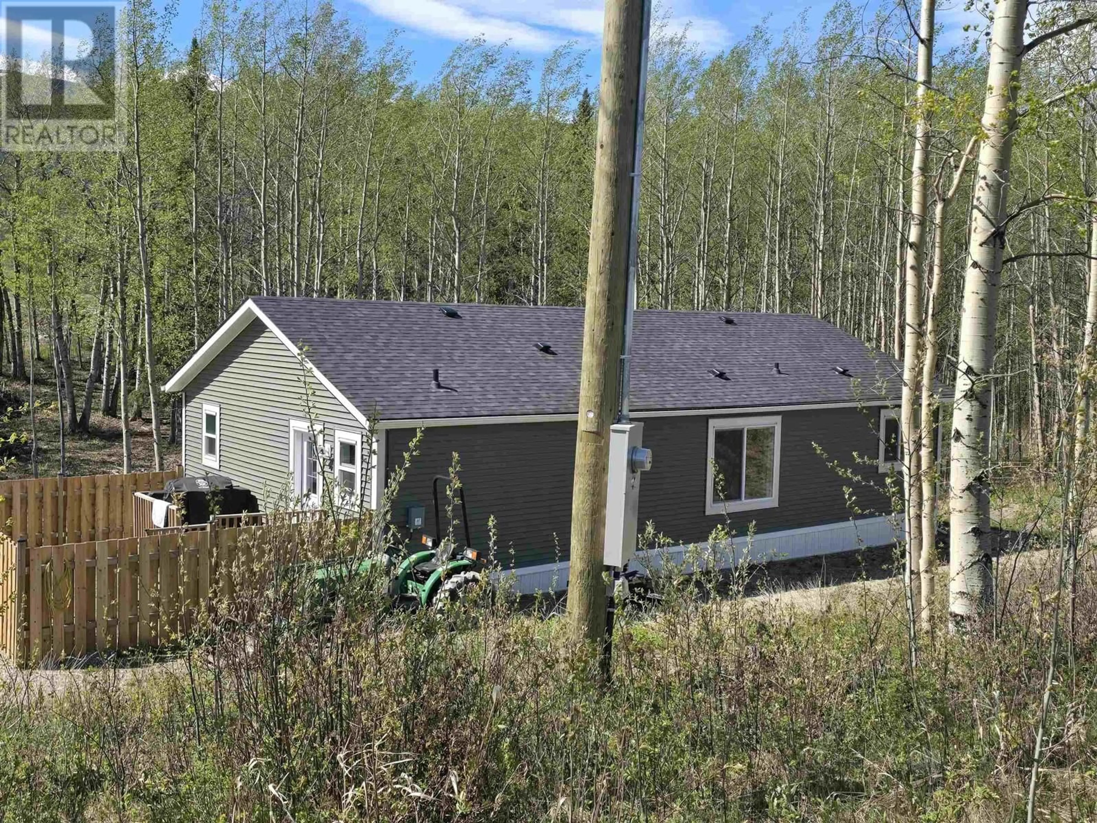 Home with vinyl exterior material, unknown for 455 HORSESHOE LAKE ROAD, McBride British Columbia V0J2E0