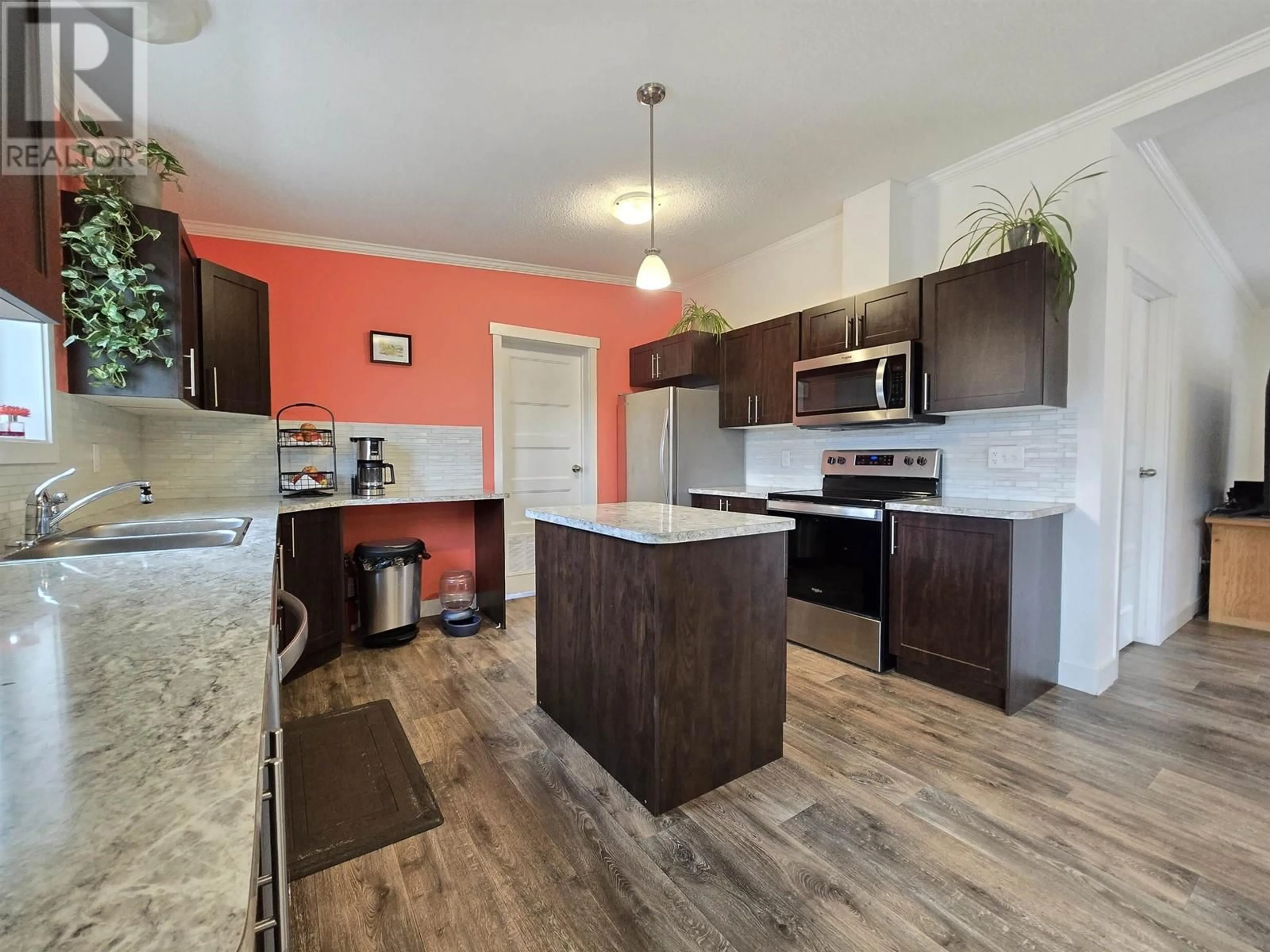 Open concept kitchen, unknown for 455 HORSESHOE LAKE ROAD, McBride British Columbia V0J2E0