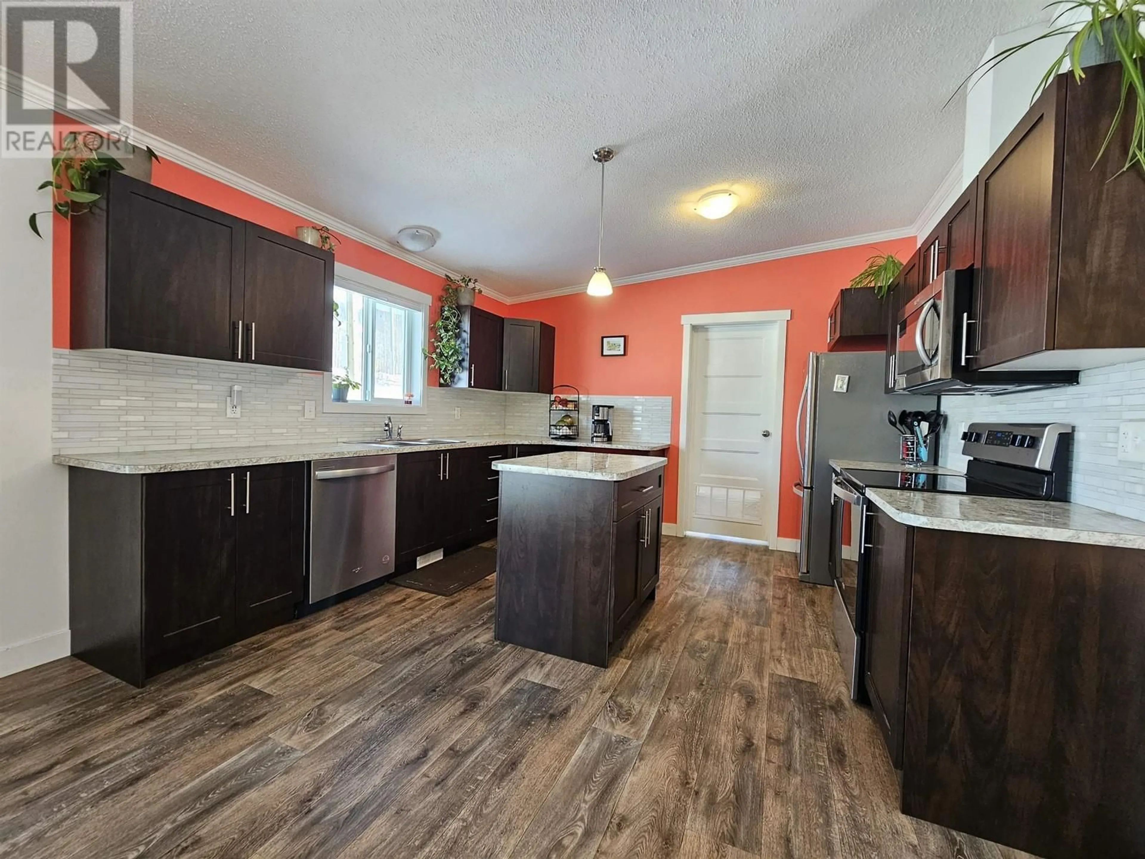 Open concept kitchen, unknown for 455 HORSESHOE LAKE ROAD, McBride British Columbia V0J2E0