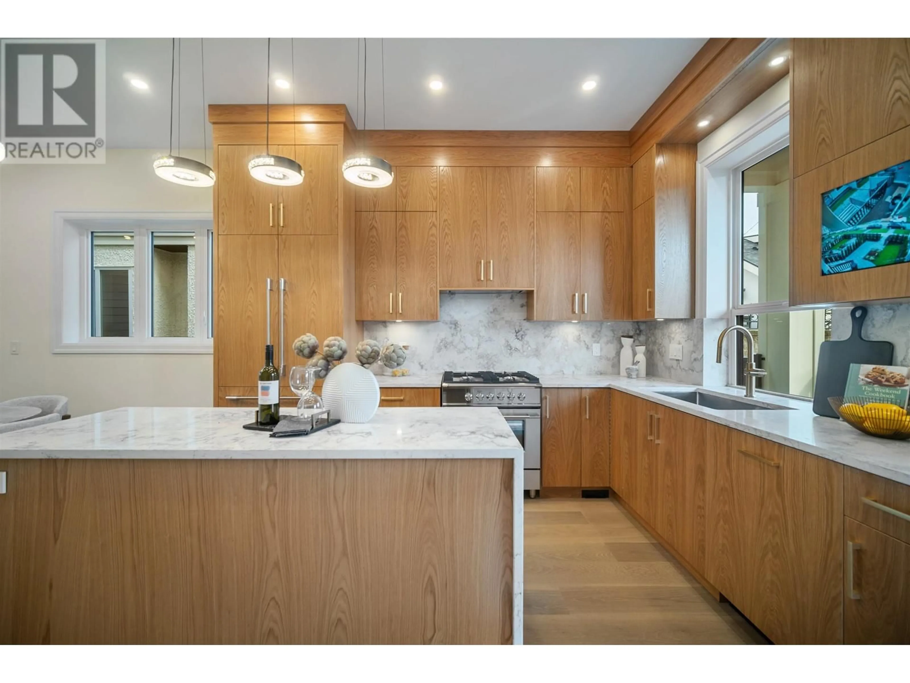 Contemporary kitchen, unknown for 6728 DUMFRIES STREET, Vancouver British Columbia V5P3B9