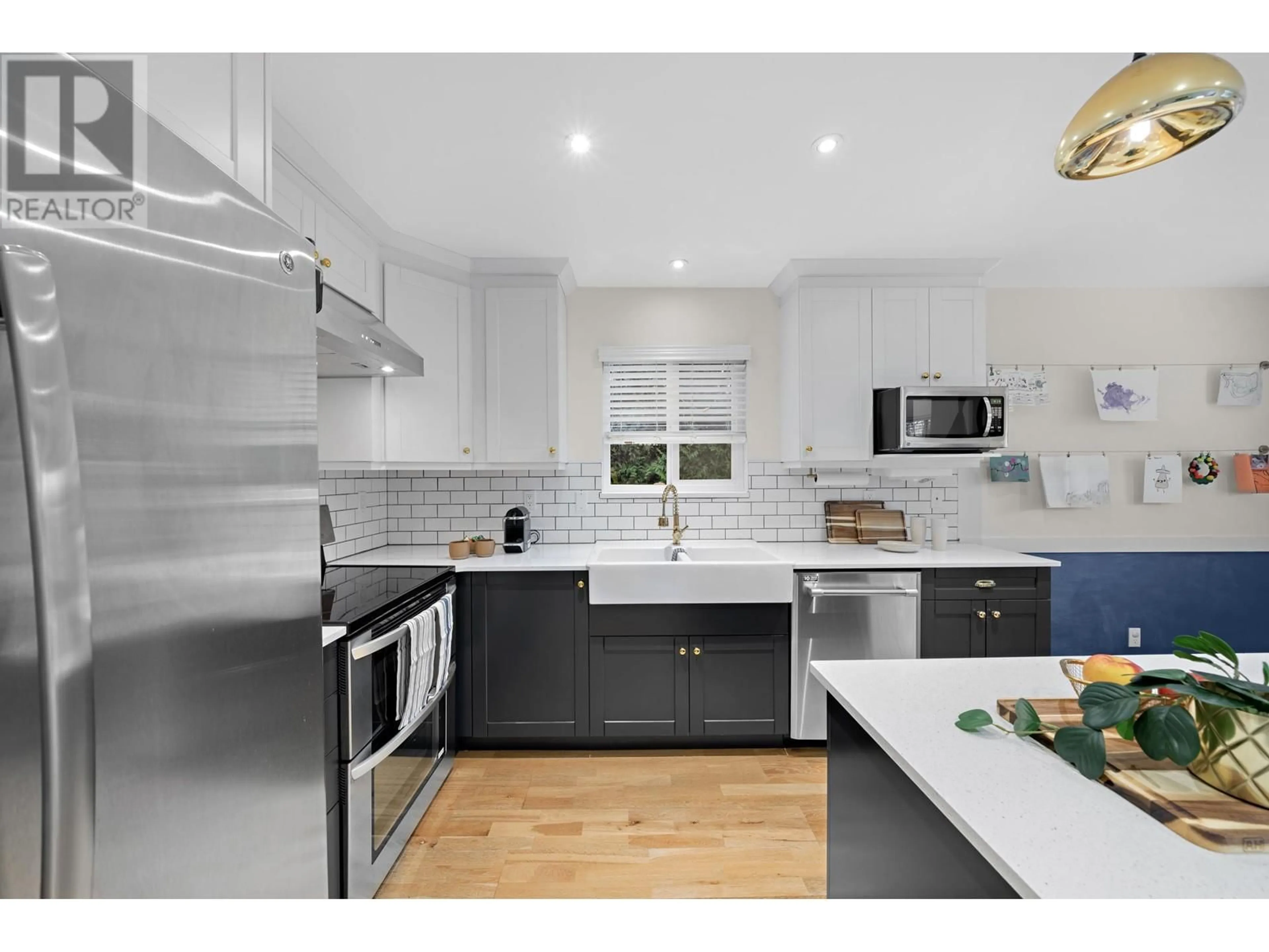 Open concept kitchen, unknown for 6 300 MAUDE ROAD, Port Moody British Columbia V3H2X6